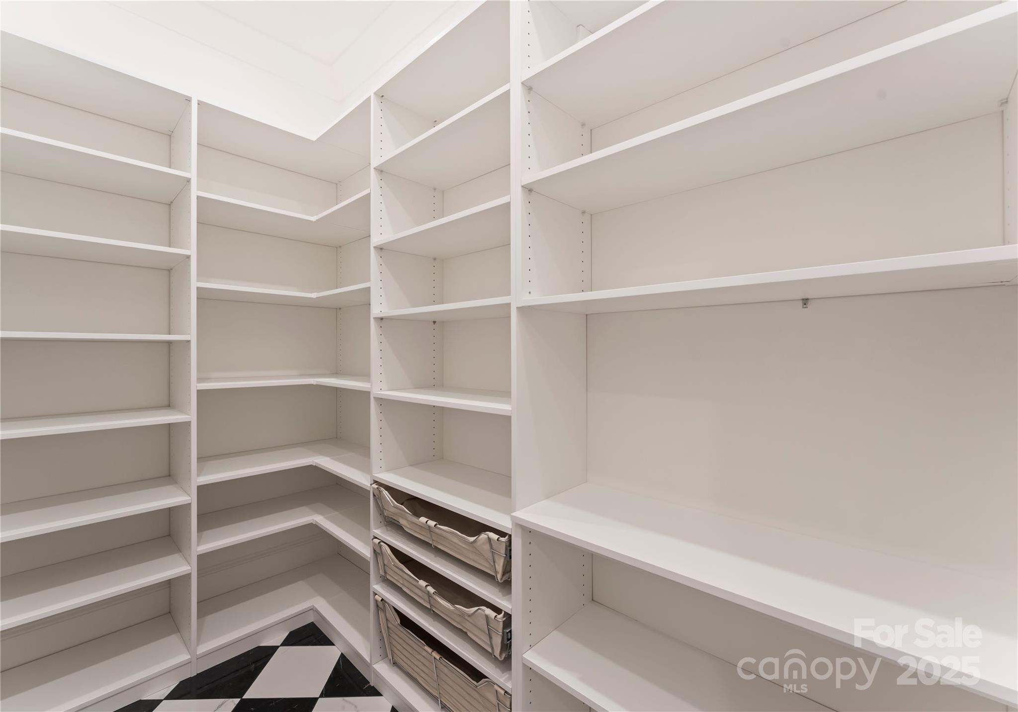 150 N Canterbury Road