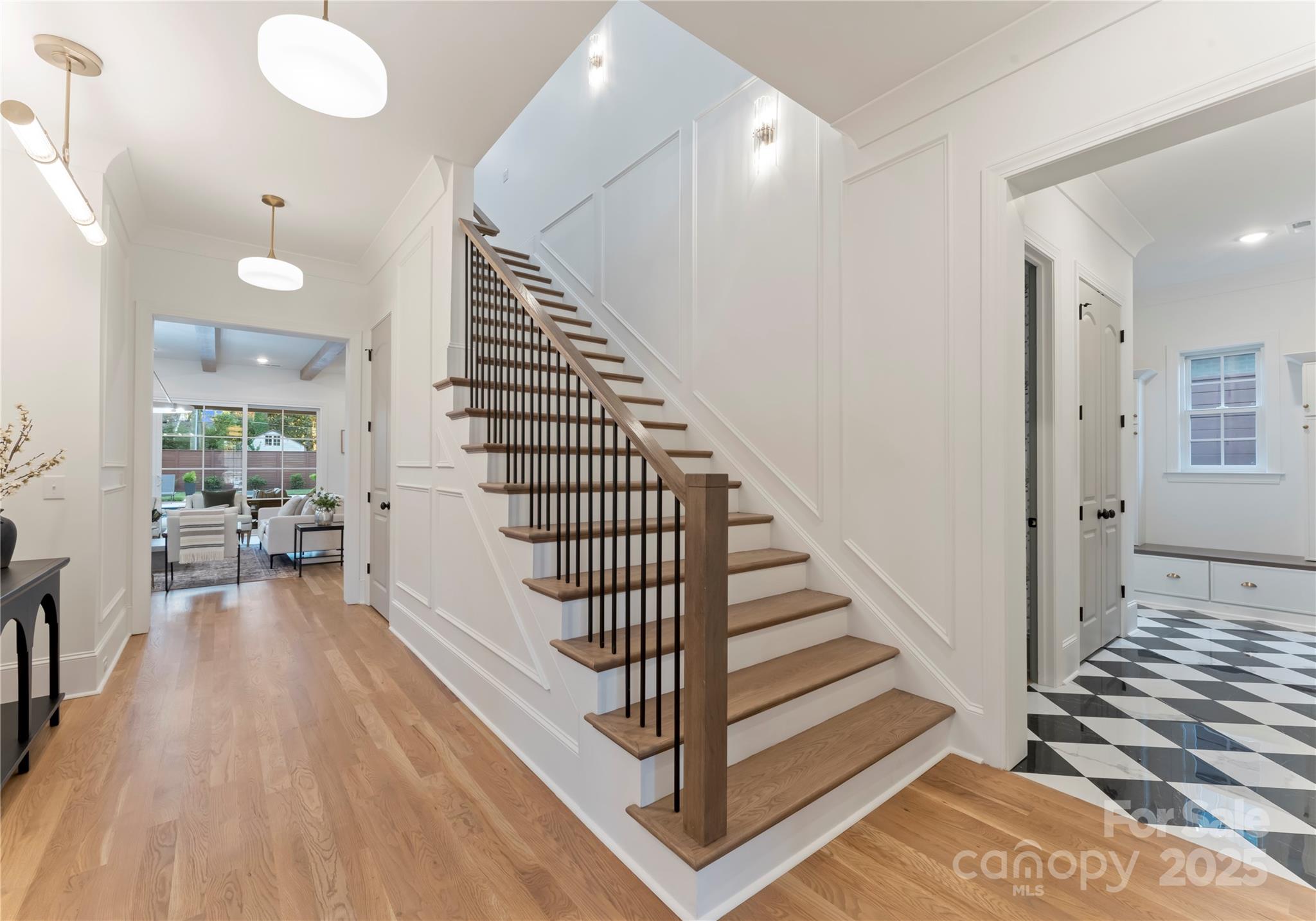 150 N Canterbury Road