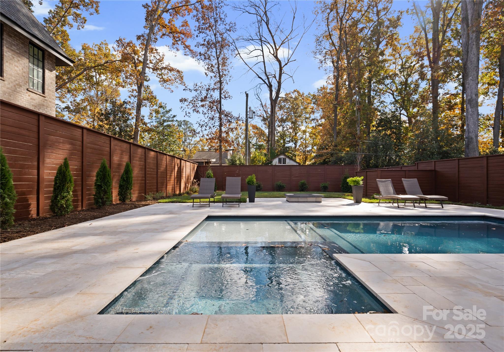 150 N Canterbury Road