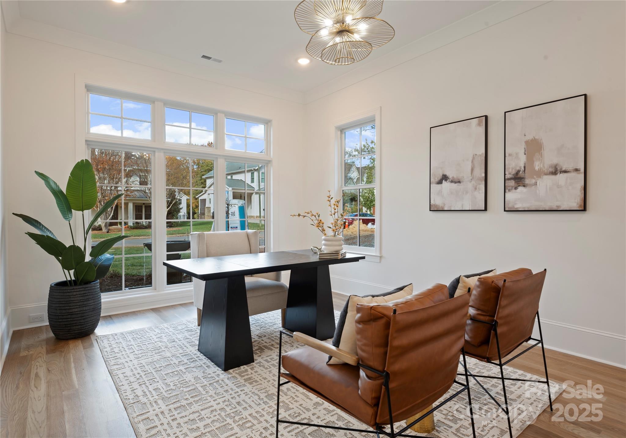 150 N Canterbury Road