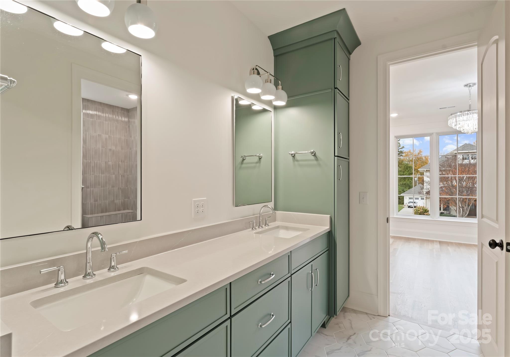 150 N Canterbury Road