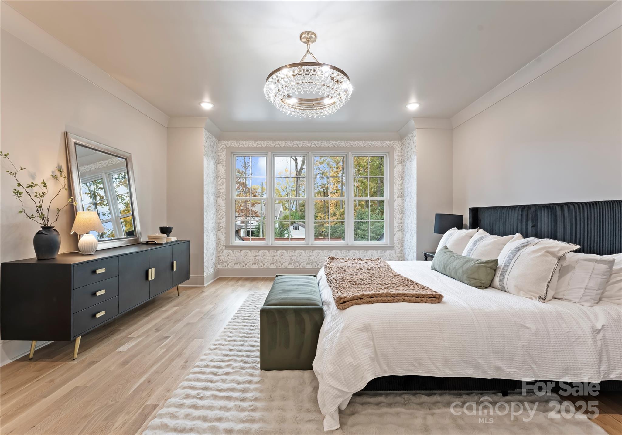 150 N Canterbury Road