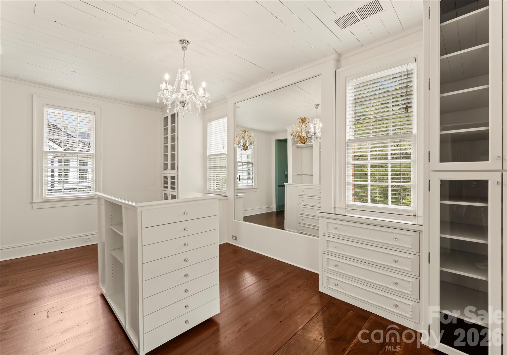 5520 Sharon View Road