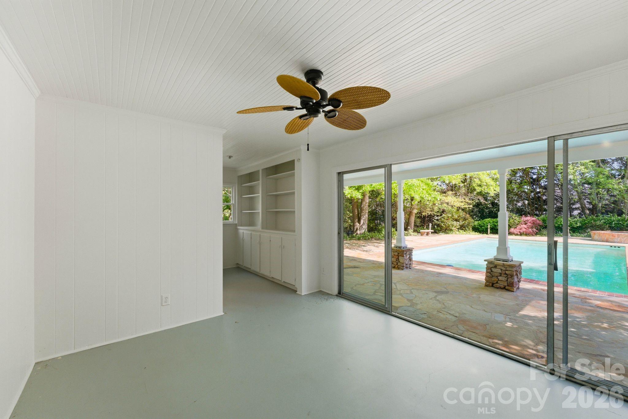 5520 Sharon View Road