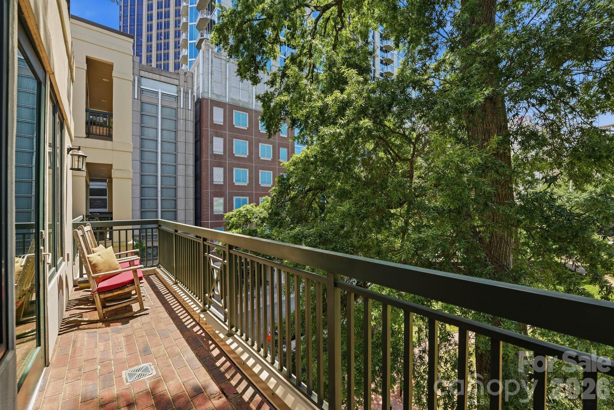 229 N Church Street Unit: 403