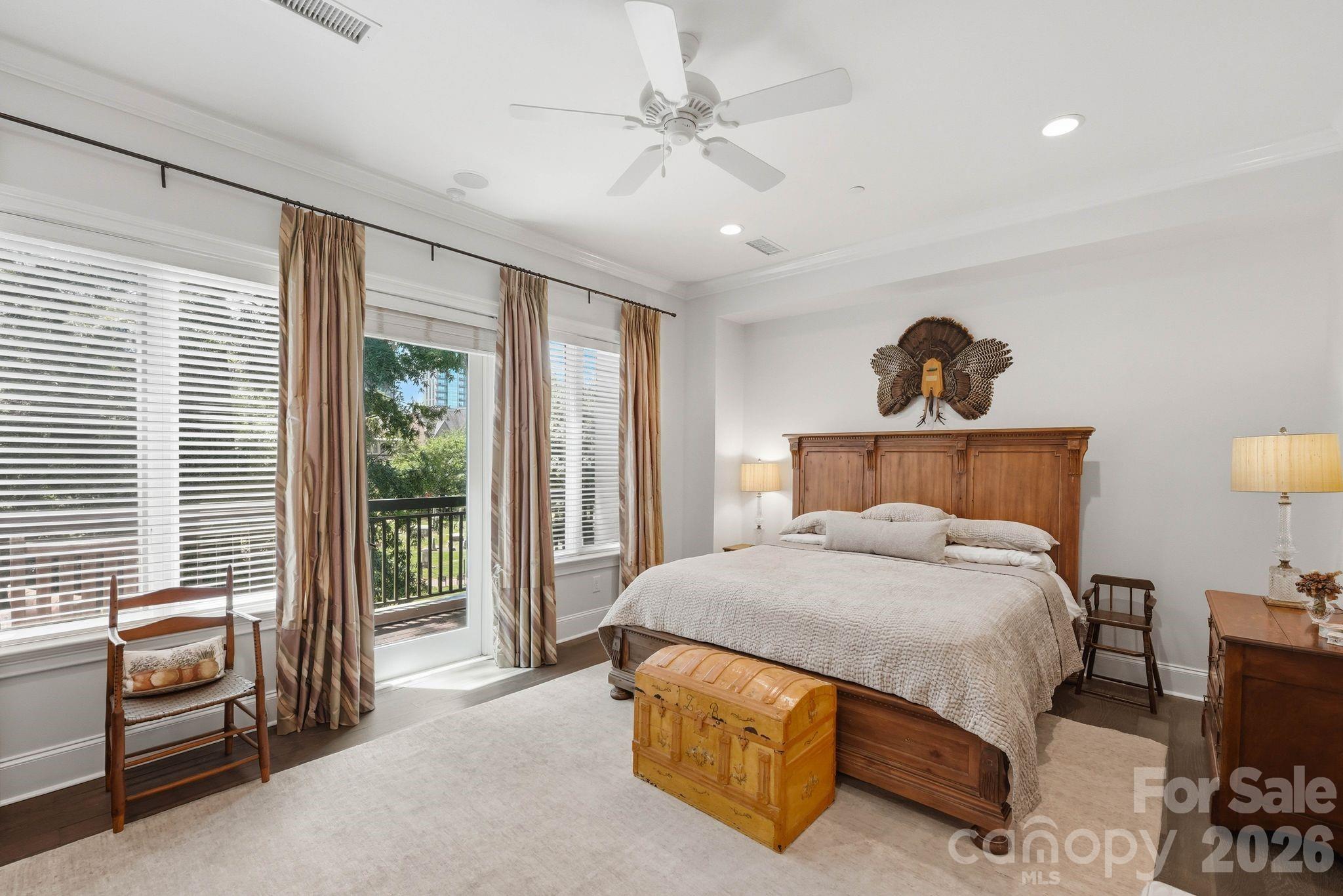 229 N Church Street Unit: 403