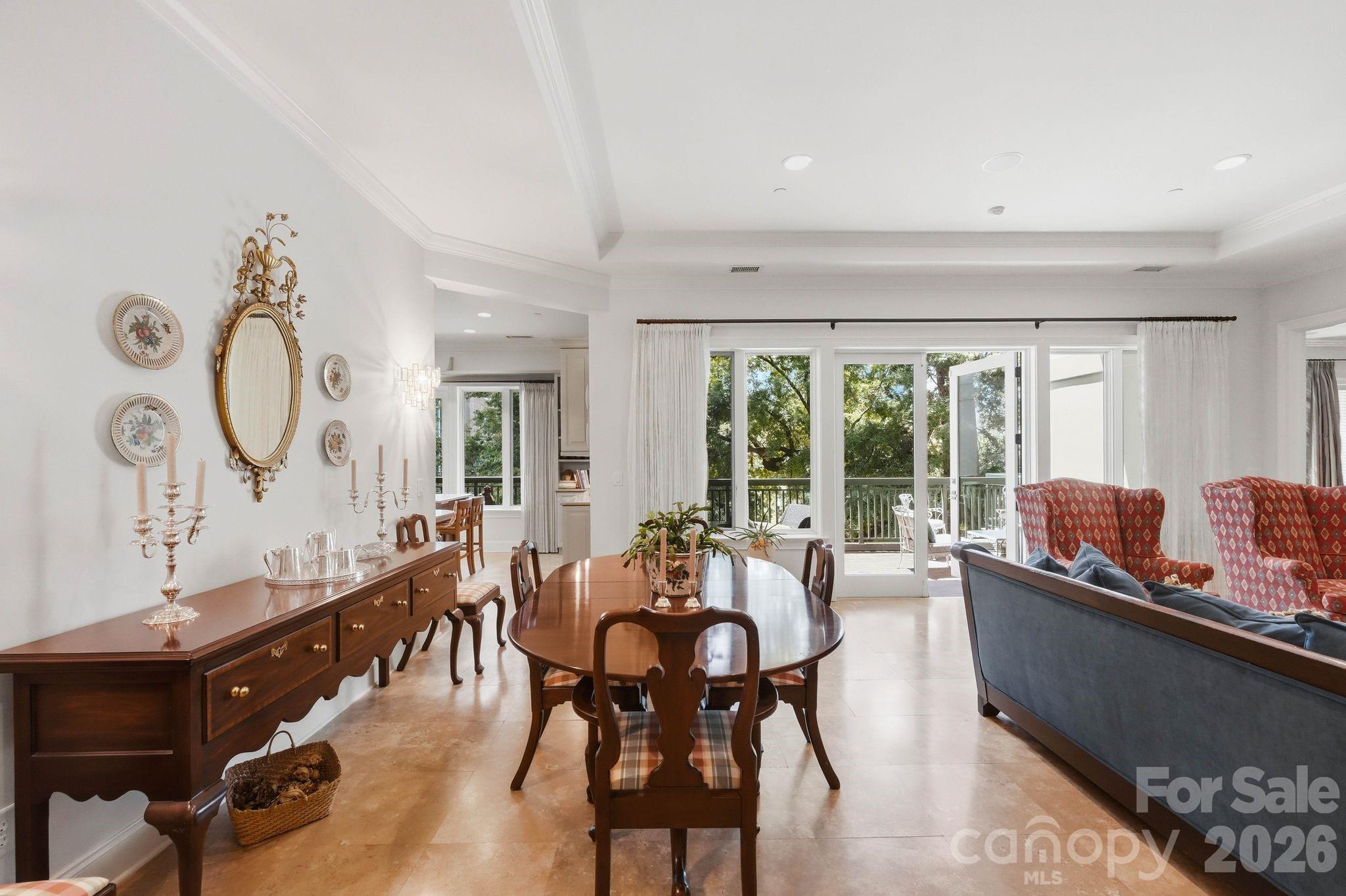 229 N Church Street Unit: 403