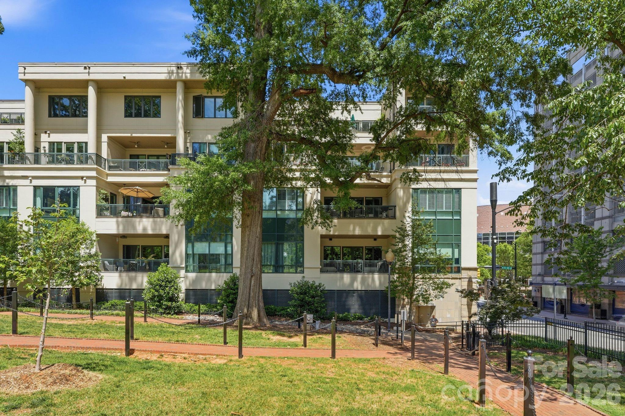 229 N Church Street Unit: 403