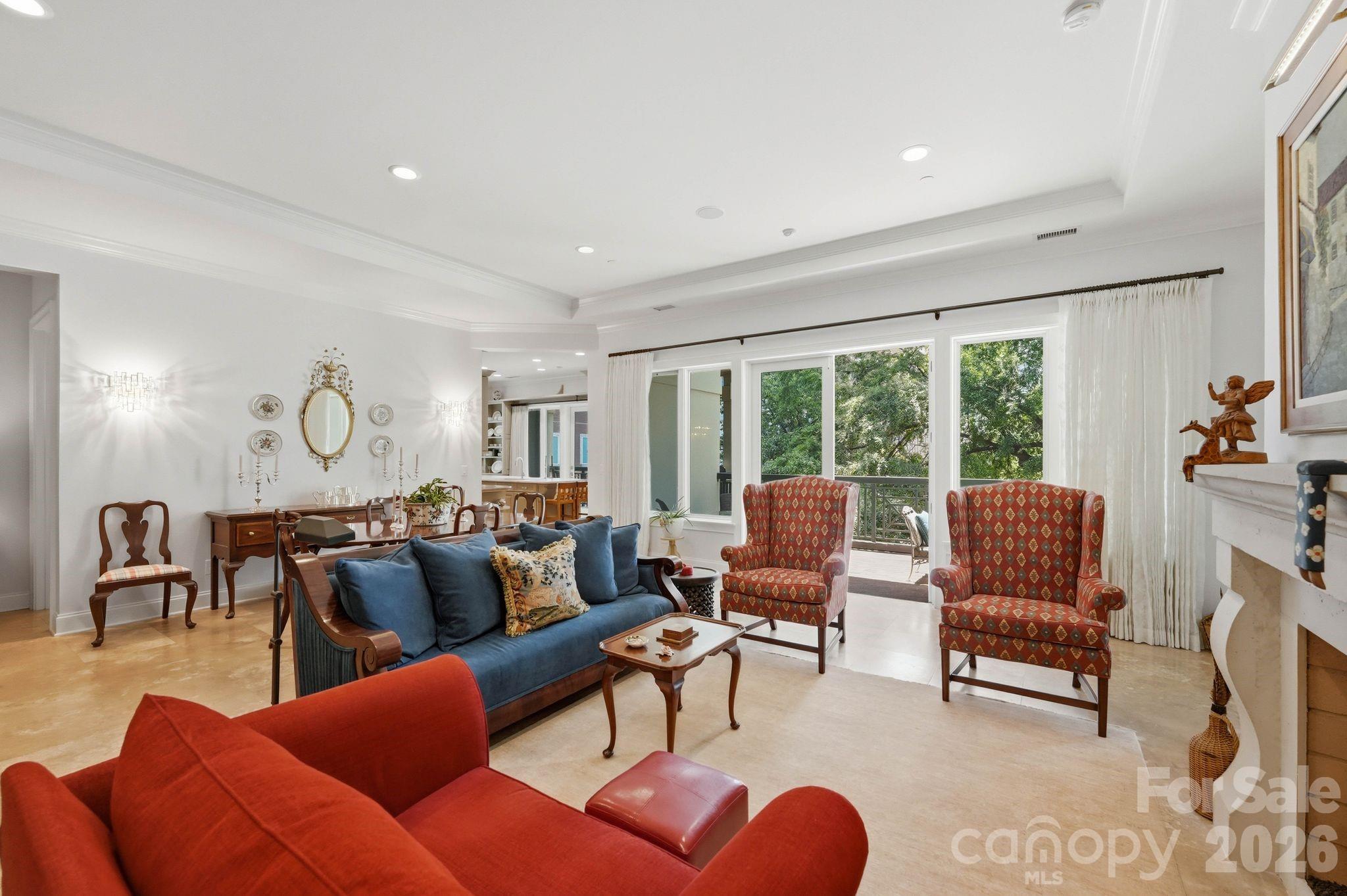 229 N Church Street Unit: 403