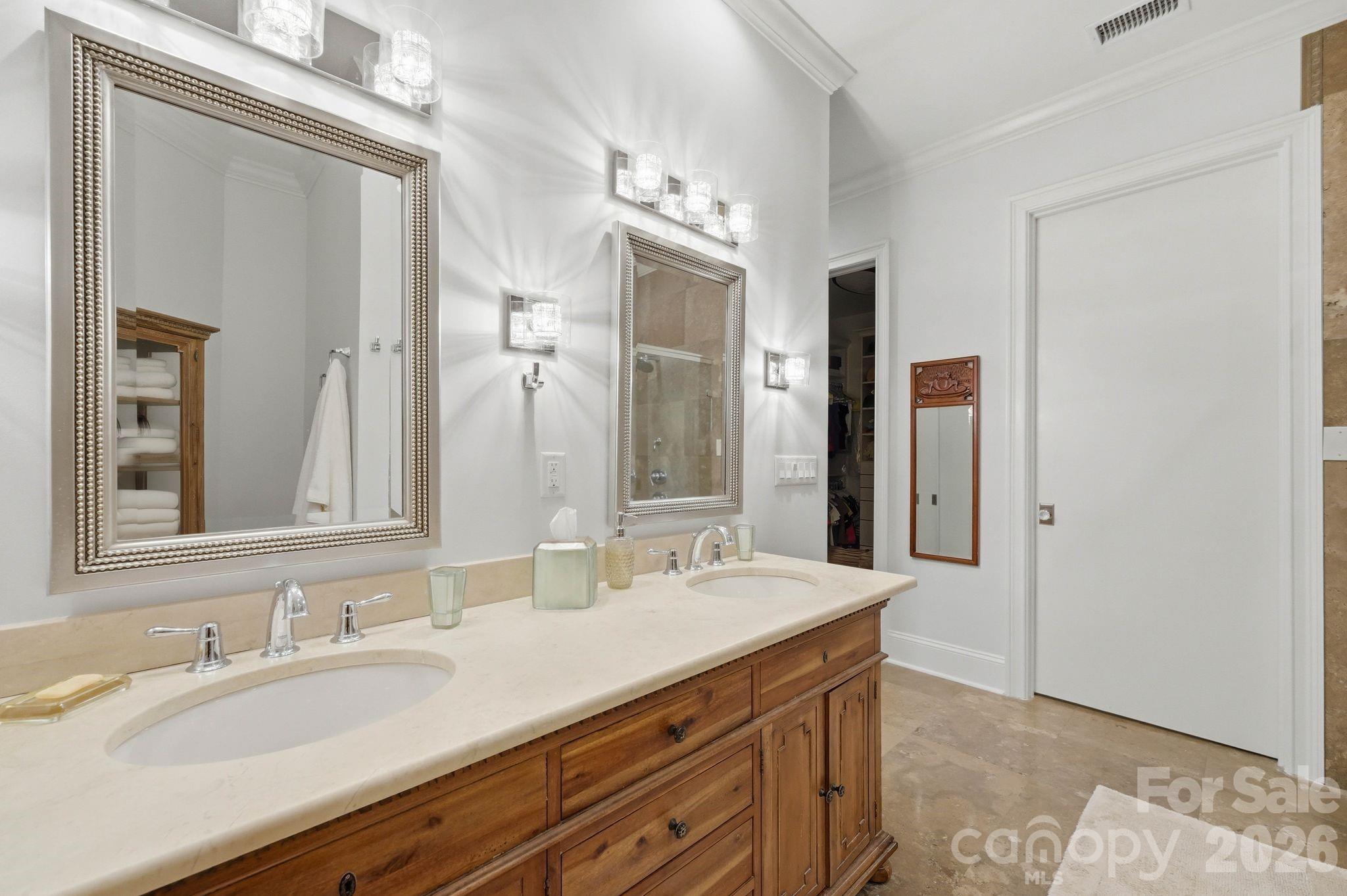 229 N Church Street Unit: 403
