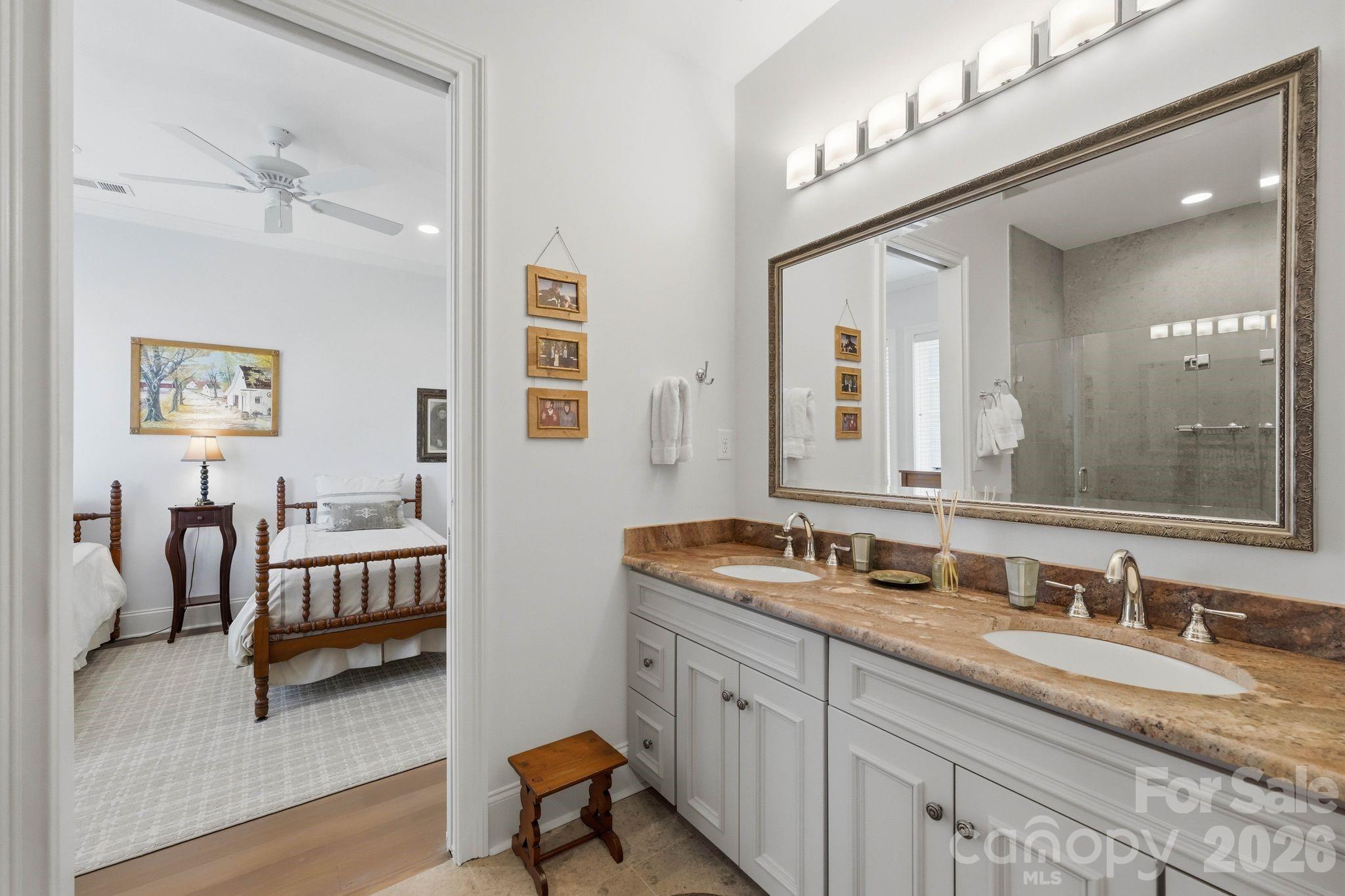 229 N Church Street Unit: 403