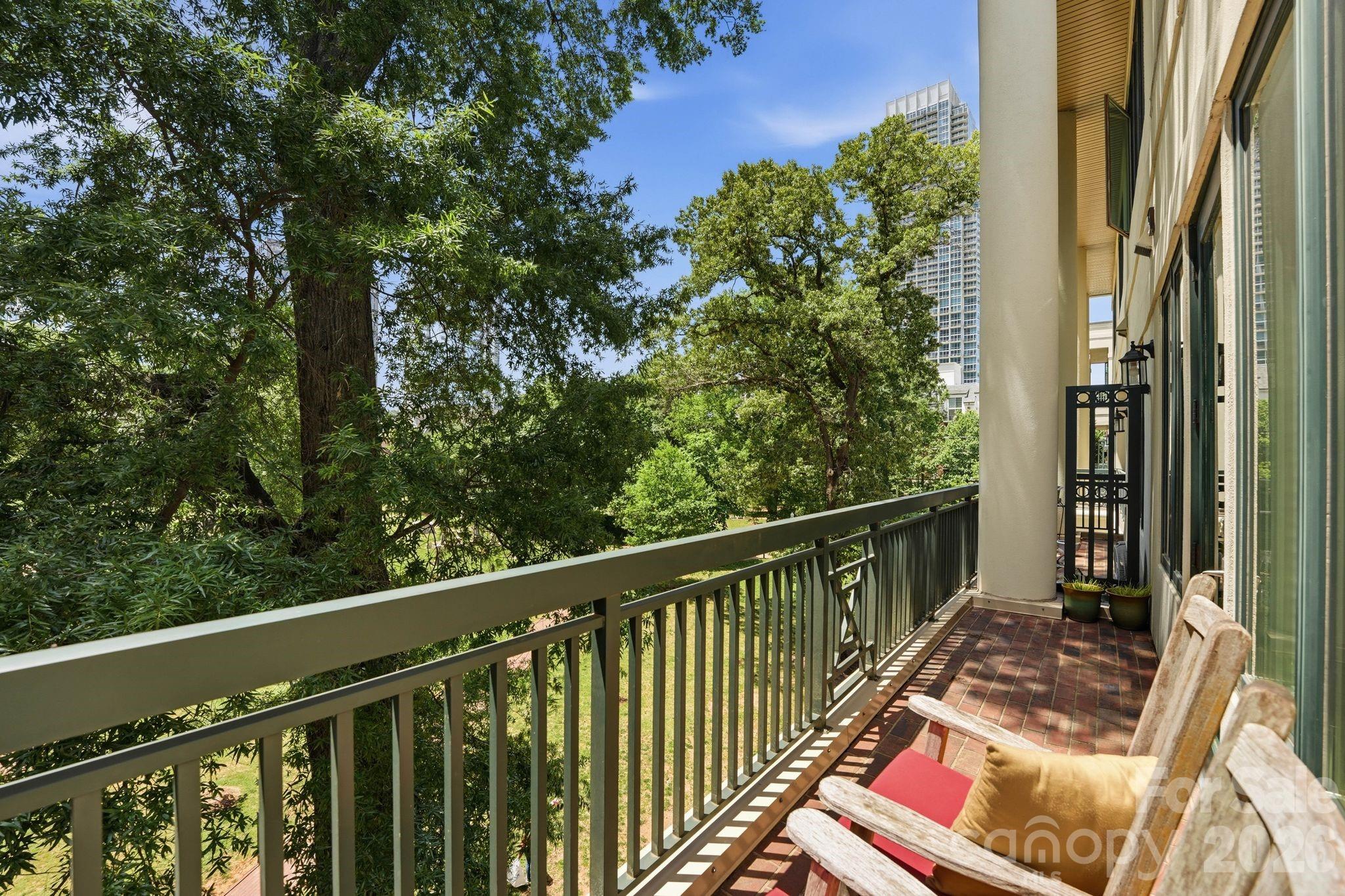229 N Church Street Unit: 403