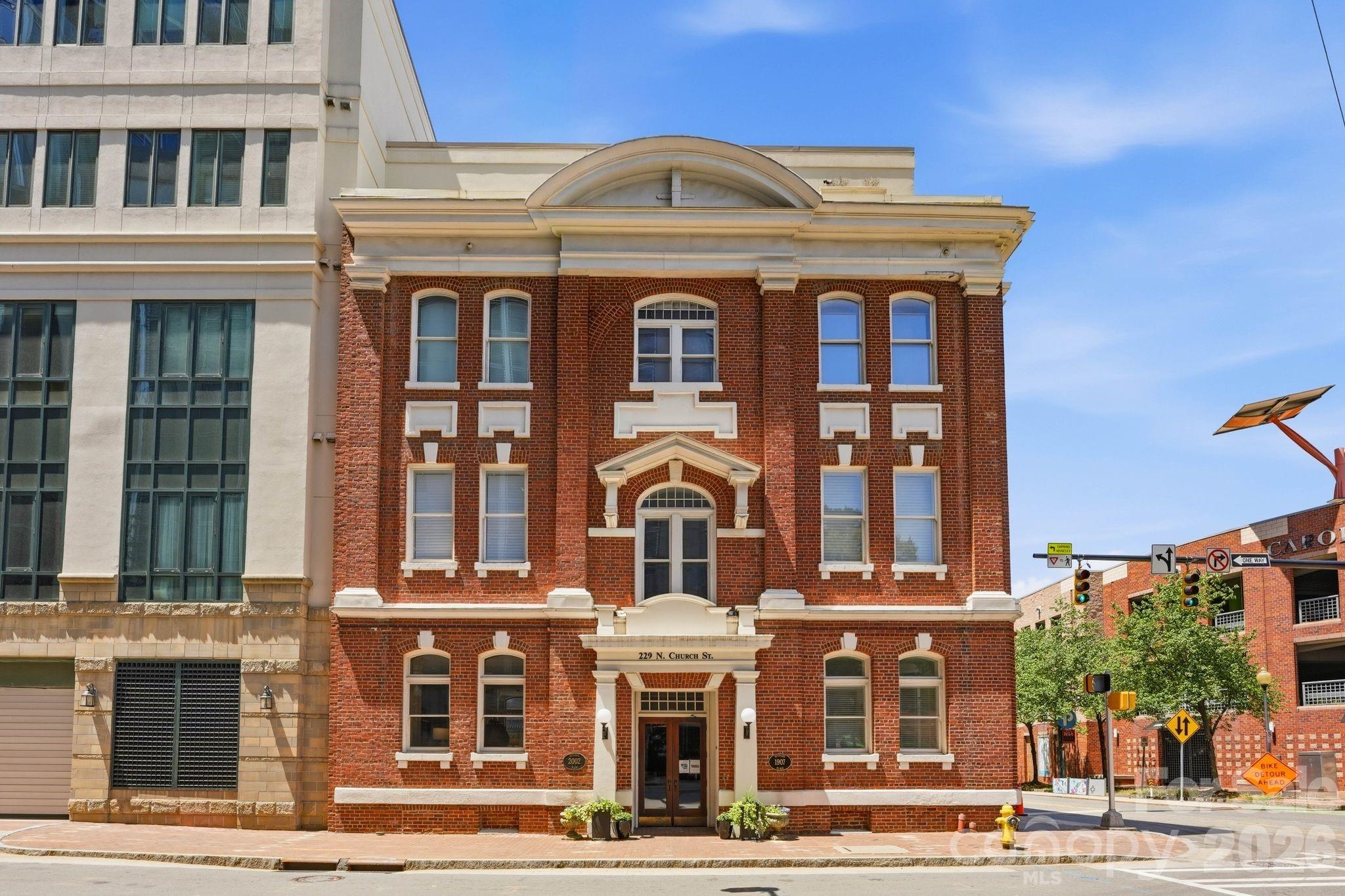 229 N Church Street Unit: 403