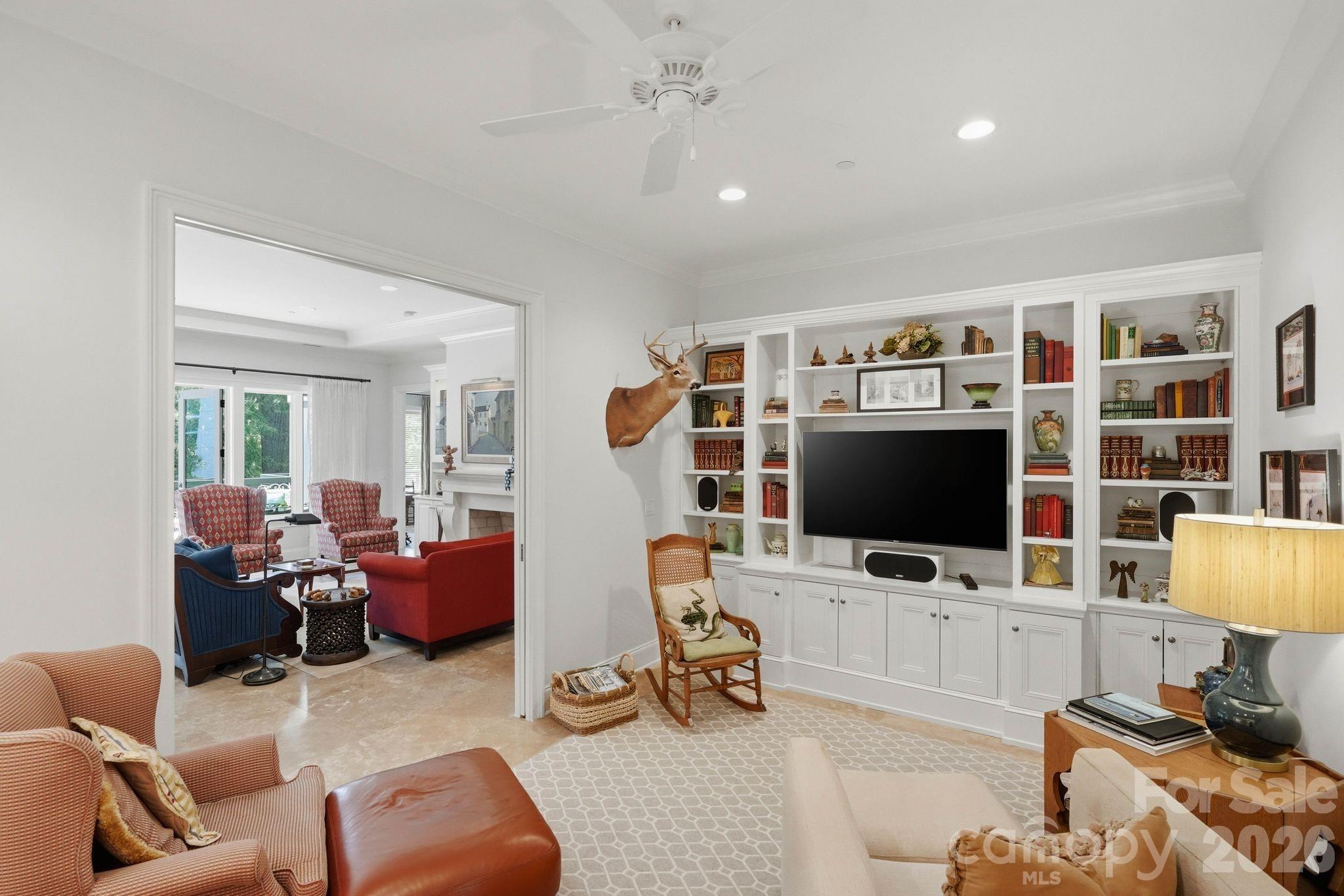 229 N Church Street Unit: 403