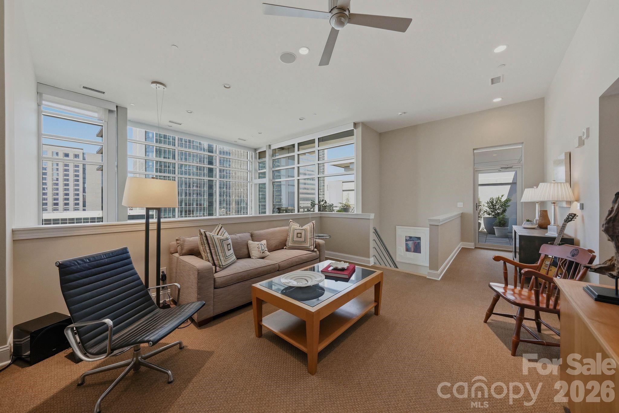 435 S Tryon Street Unit: 904