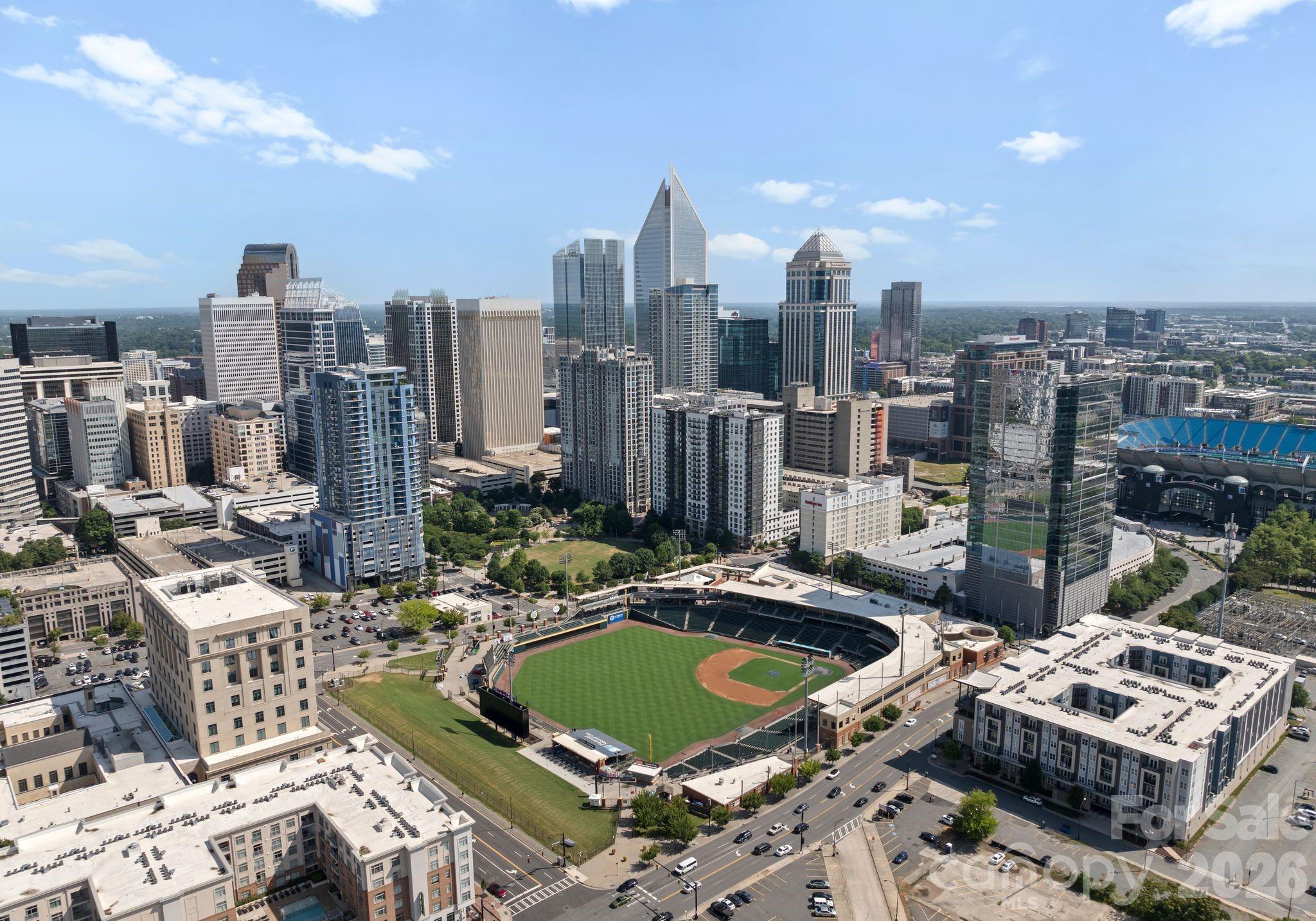 435 S Tryon Street Unit: 904