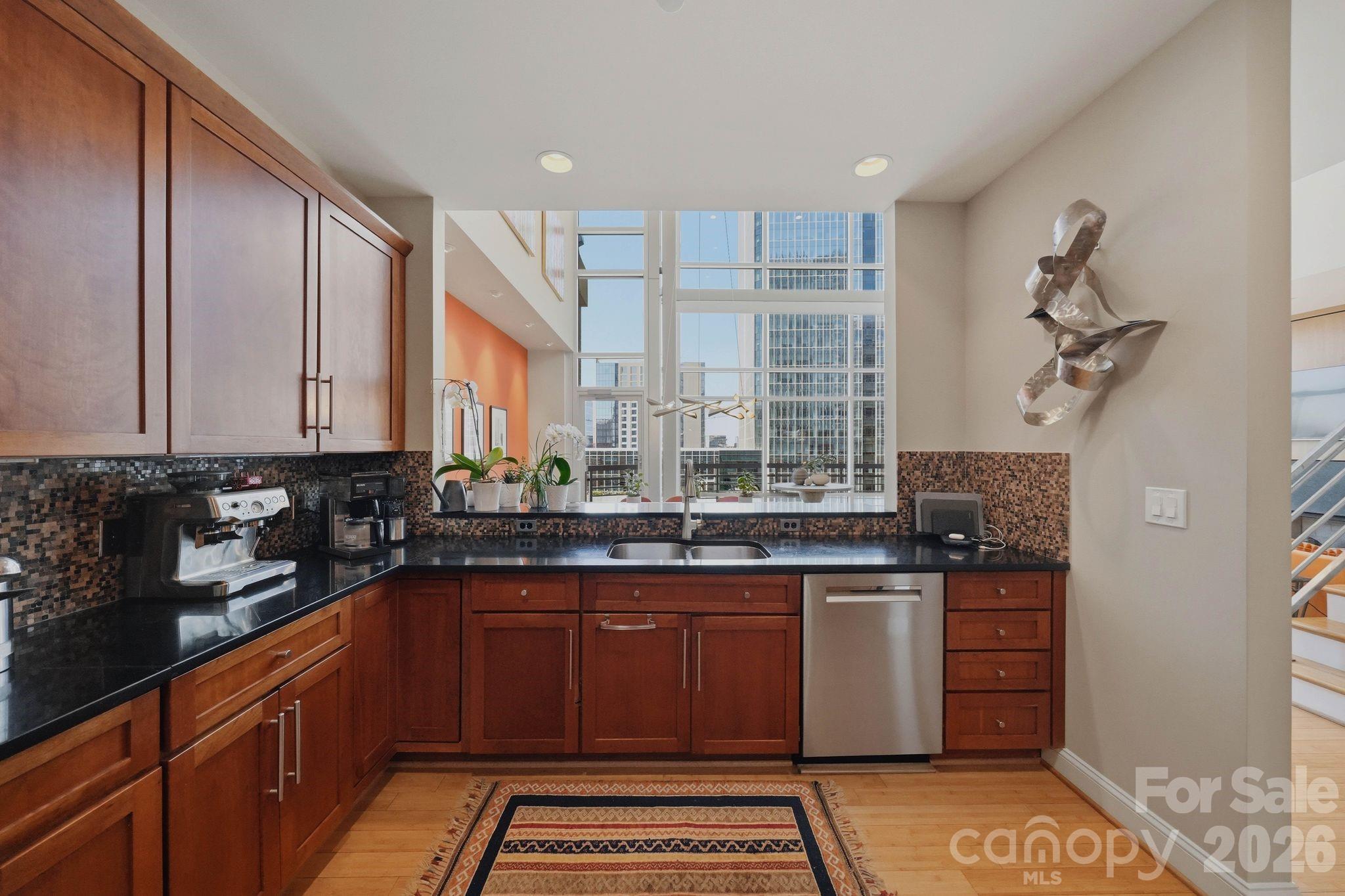 435 S Tryon Street Unit: 904