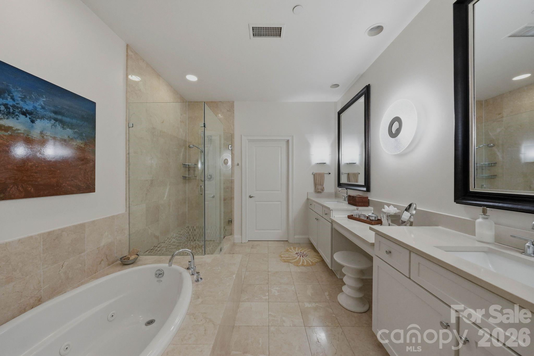 435 S Tryon Street Unit: 904