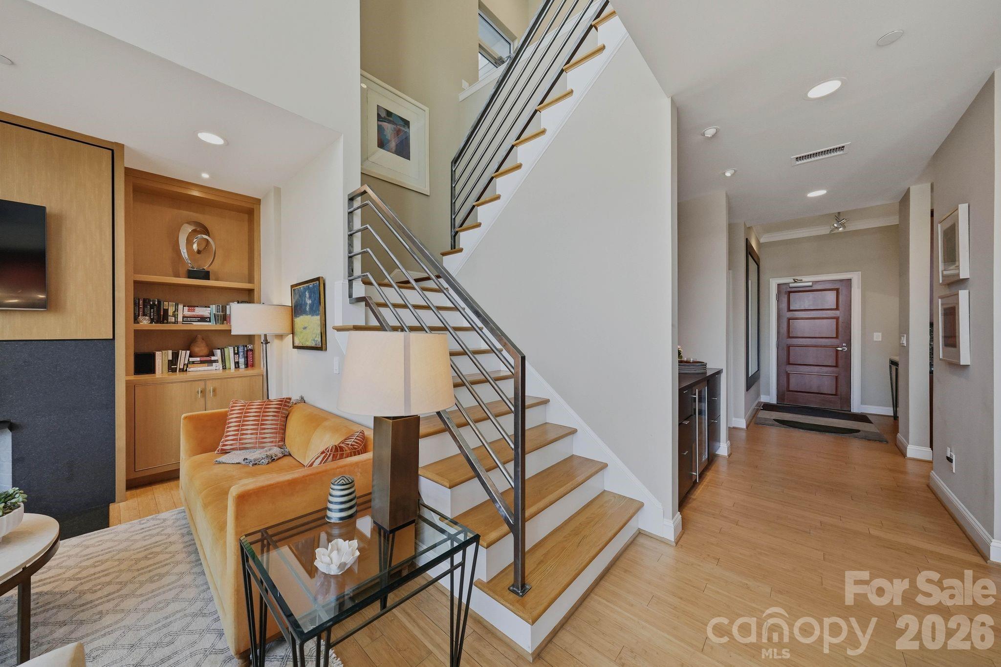 435 S Tryon Street Unit: 904