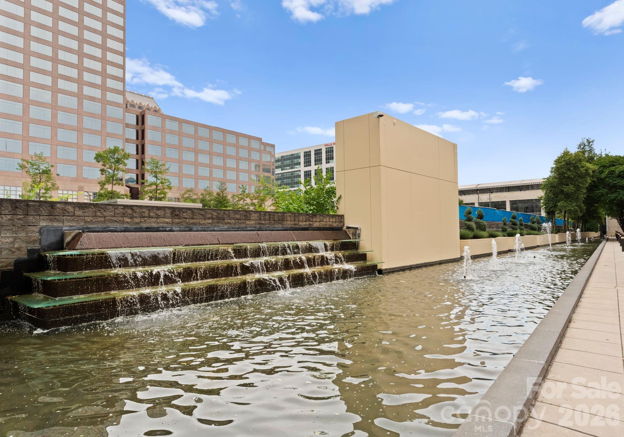 435 S Tryon Street Unit: 904
