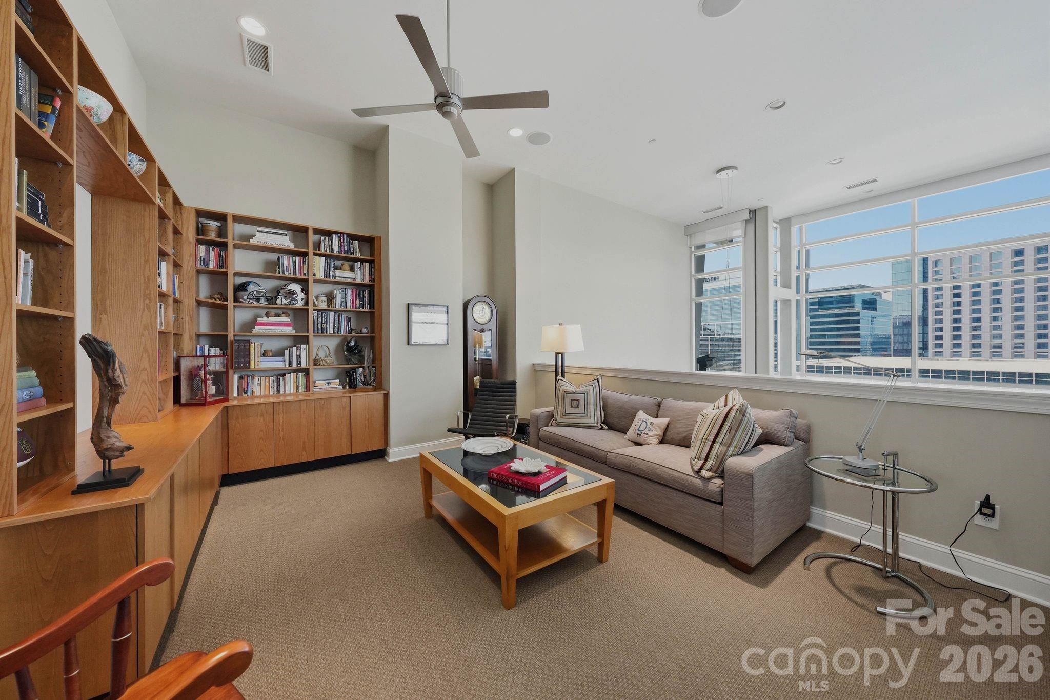 435 S Tryon Street Unit: 904