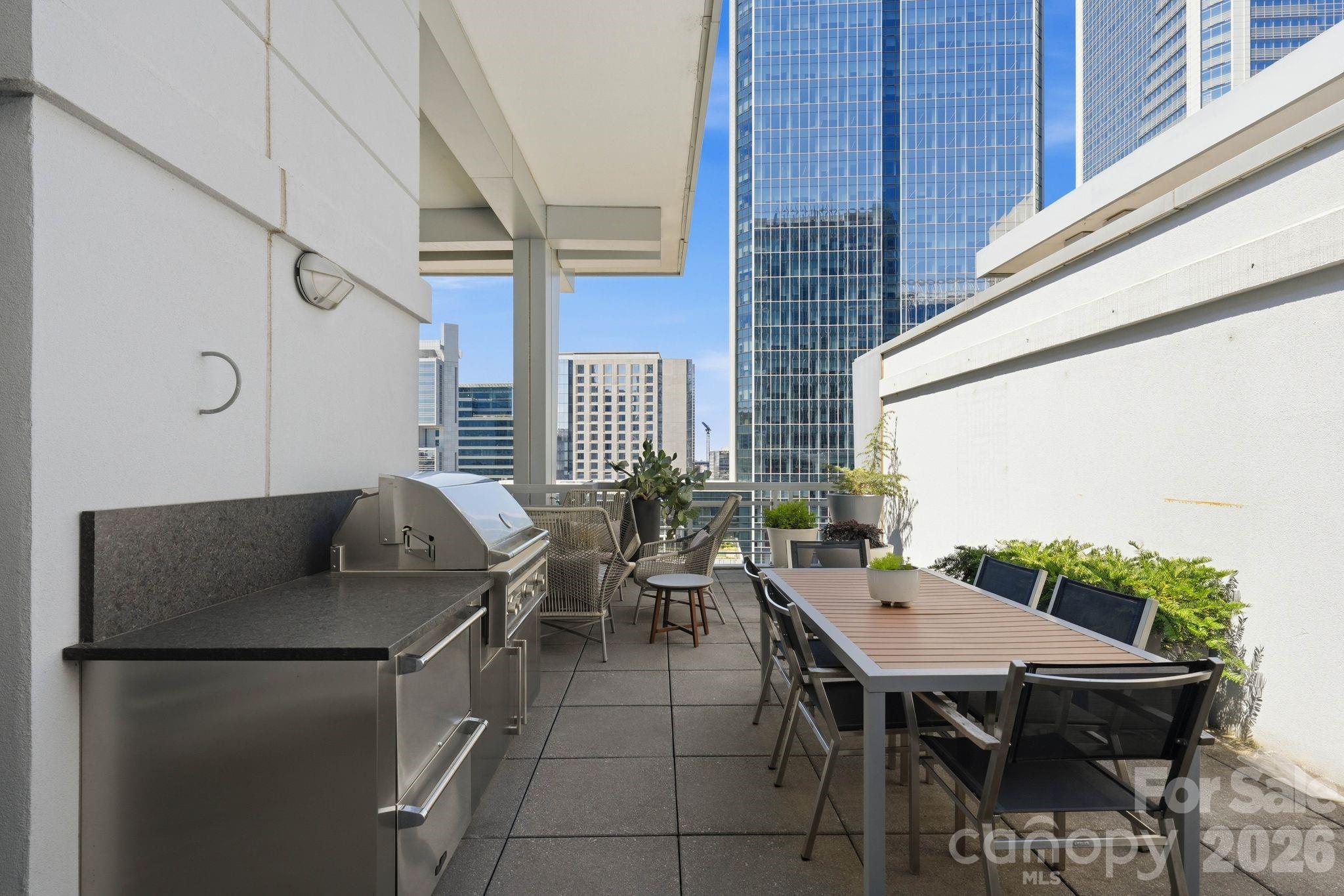 435 S Tryon Street Unit: 904