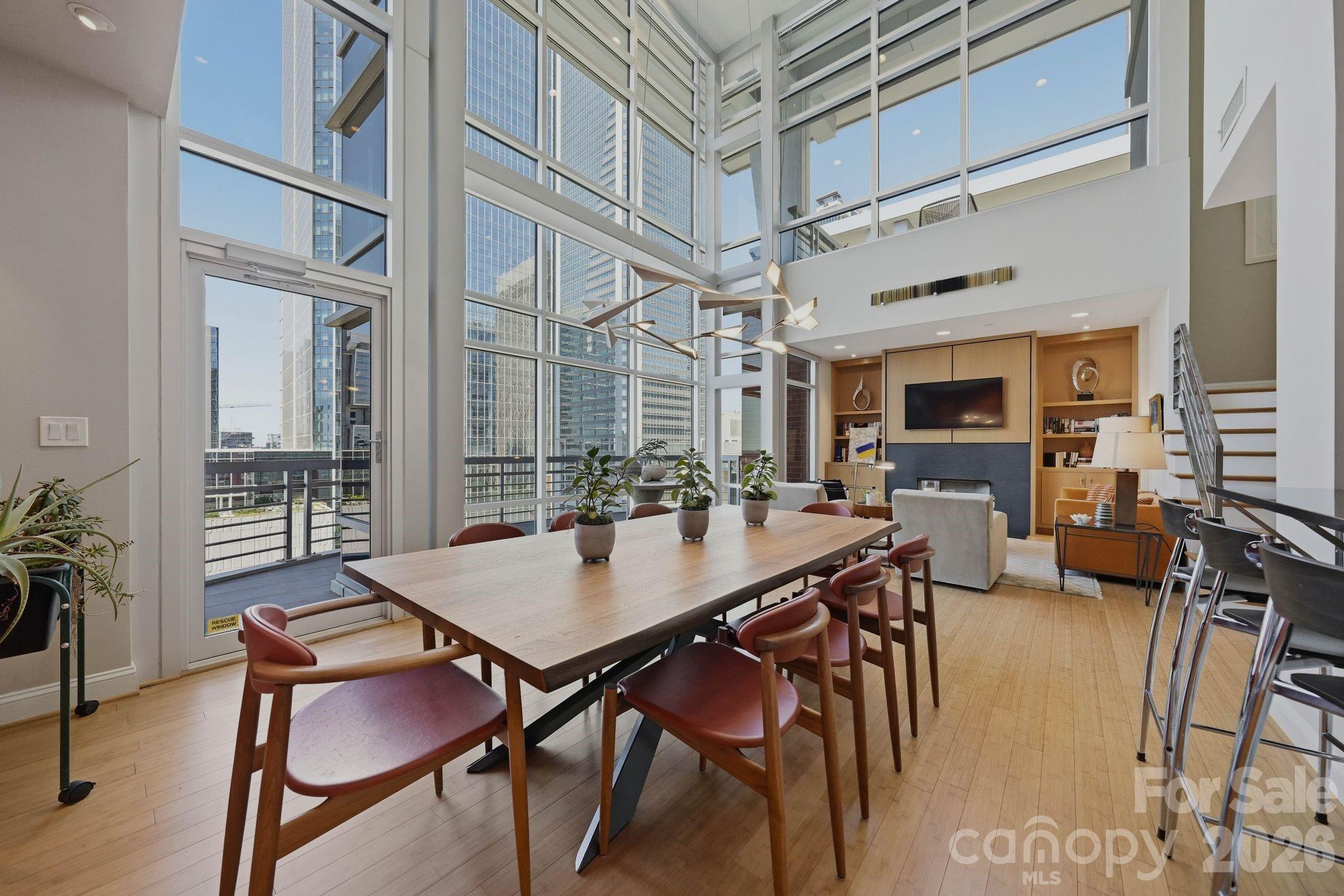 435 S Tryon Street Unit: 904