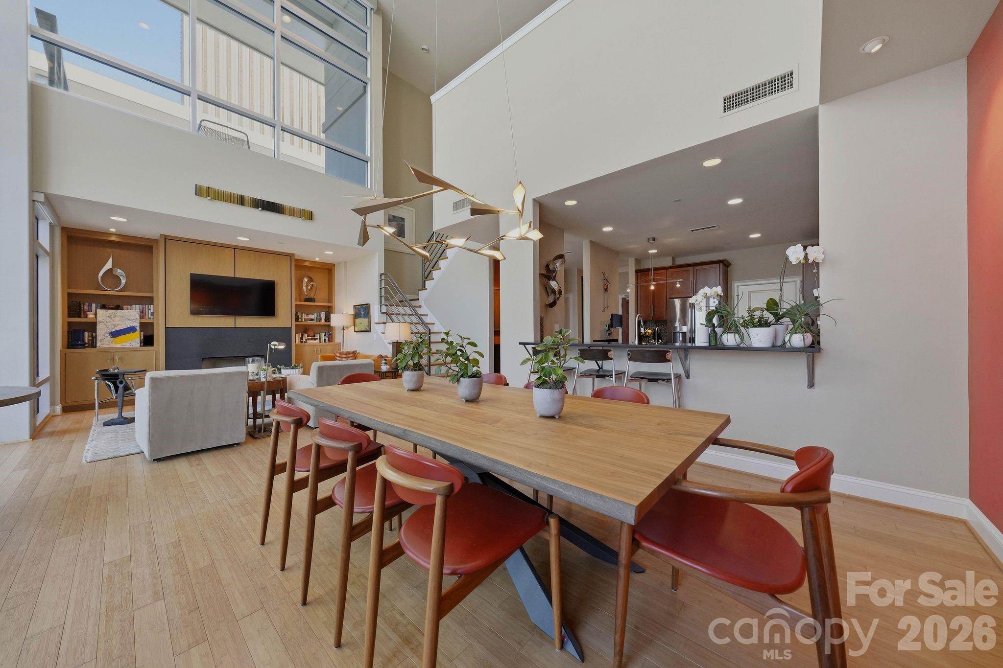 435 S Tryon Street Unit: 904