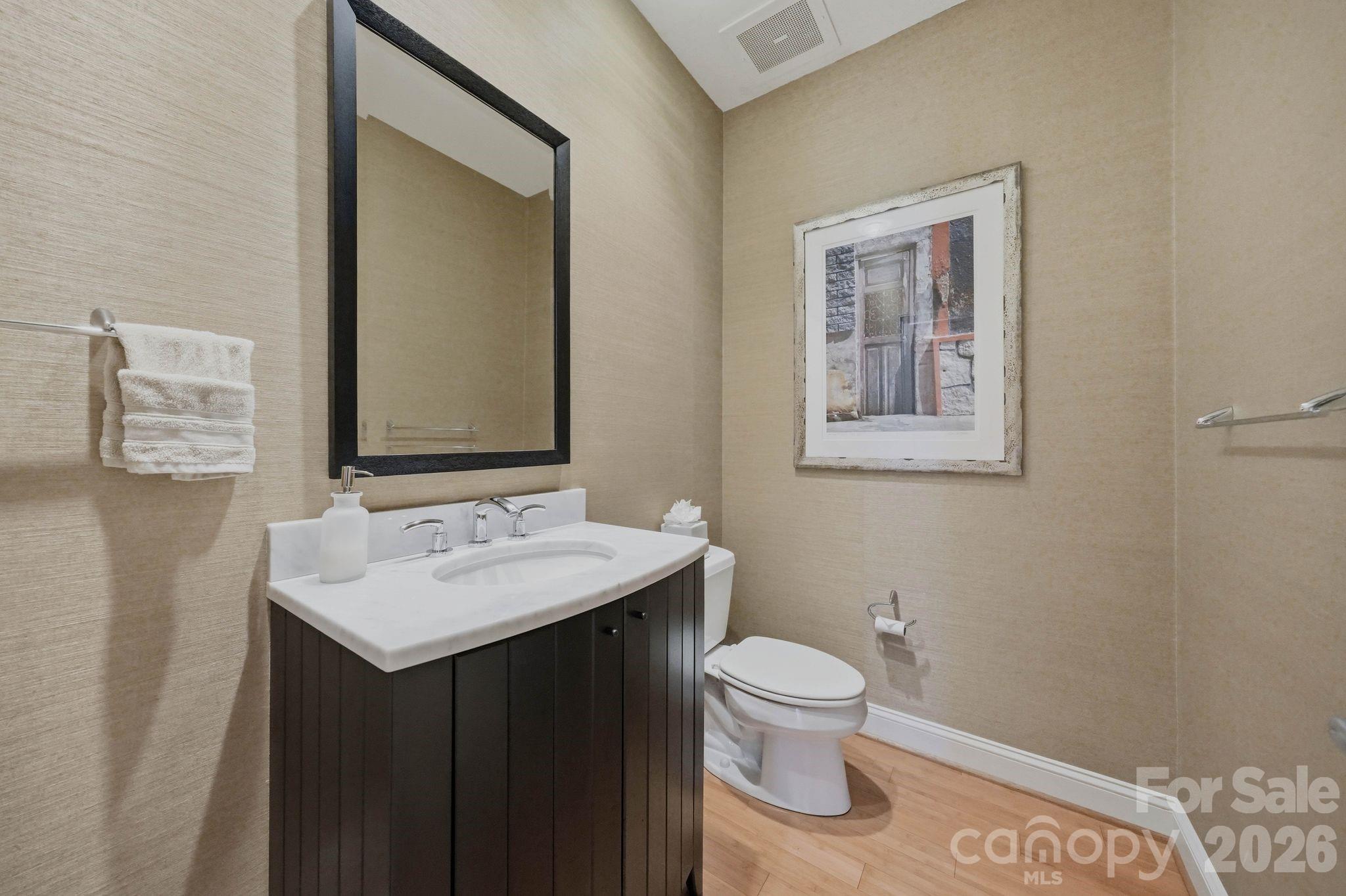 435 S Tryon Street Unit: 904