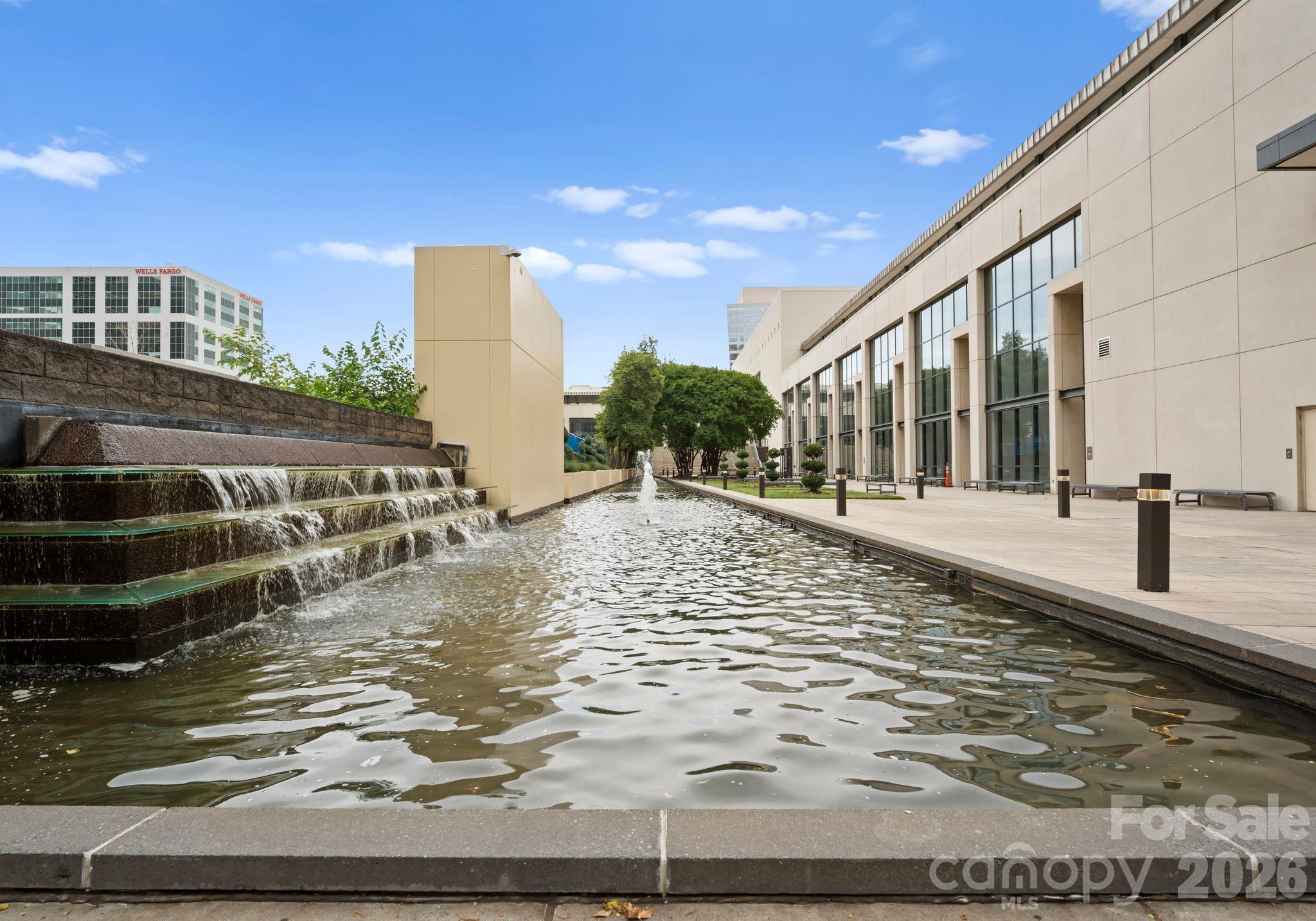 435 S Tryon Street Unit: 904