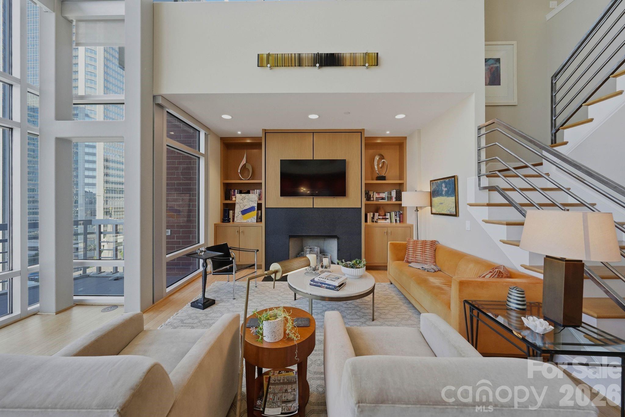 435 S Tryon Street Unit: 904