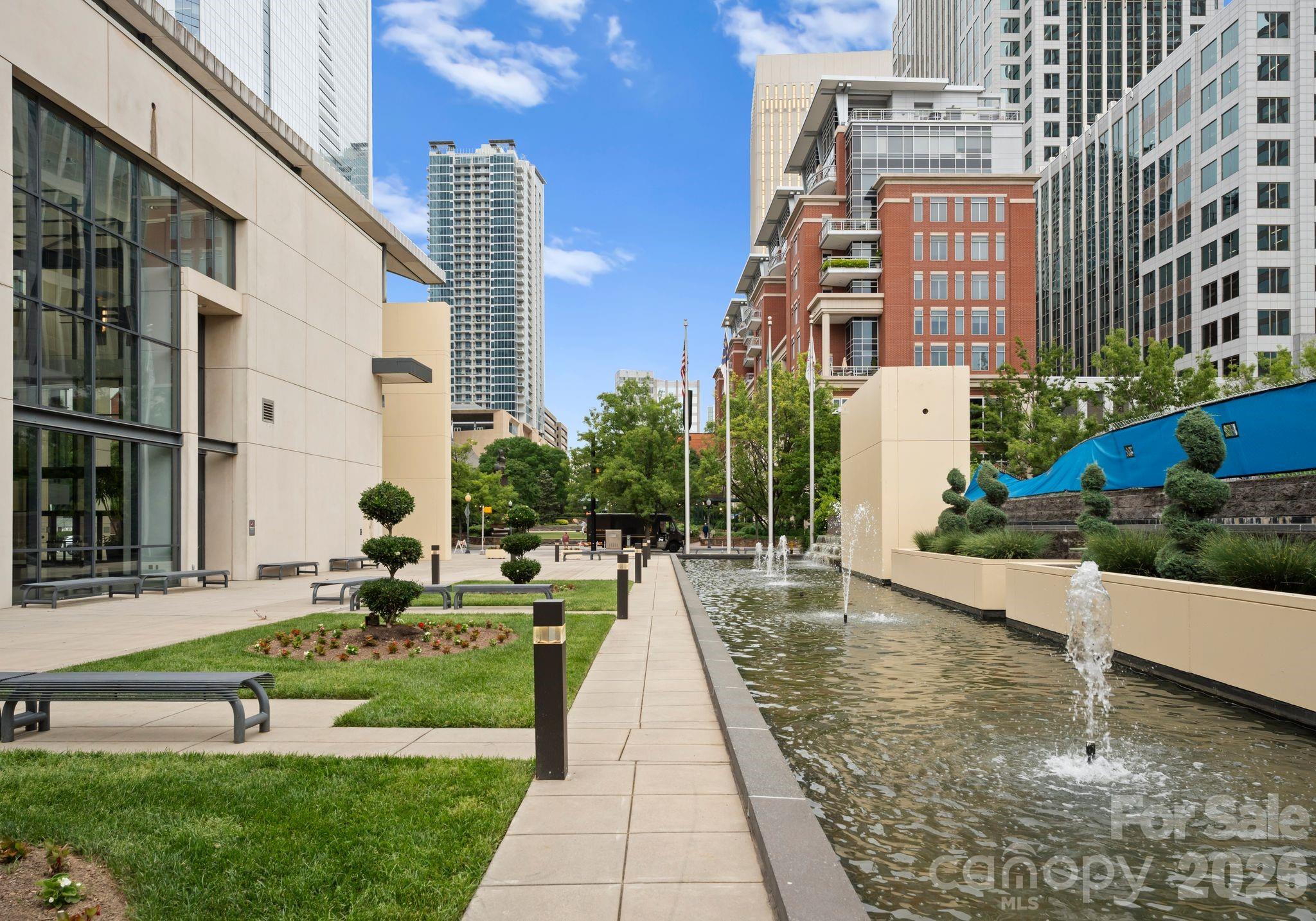 435 S Tryon Street Unit: 904