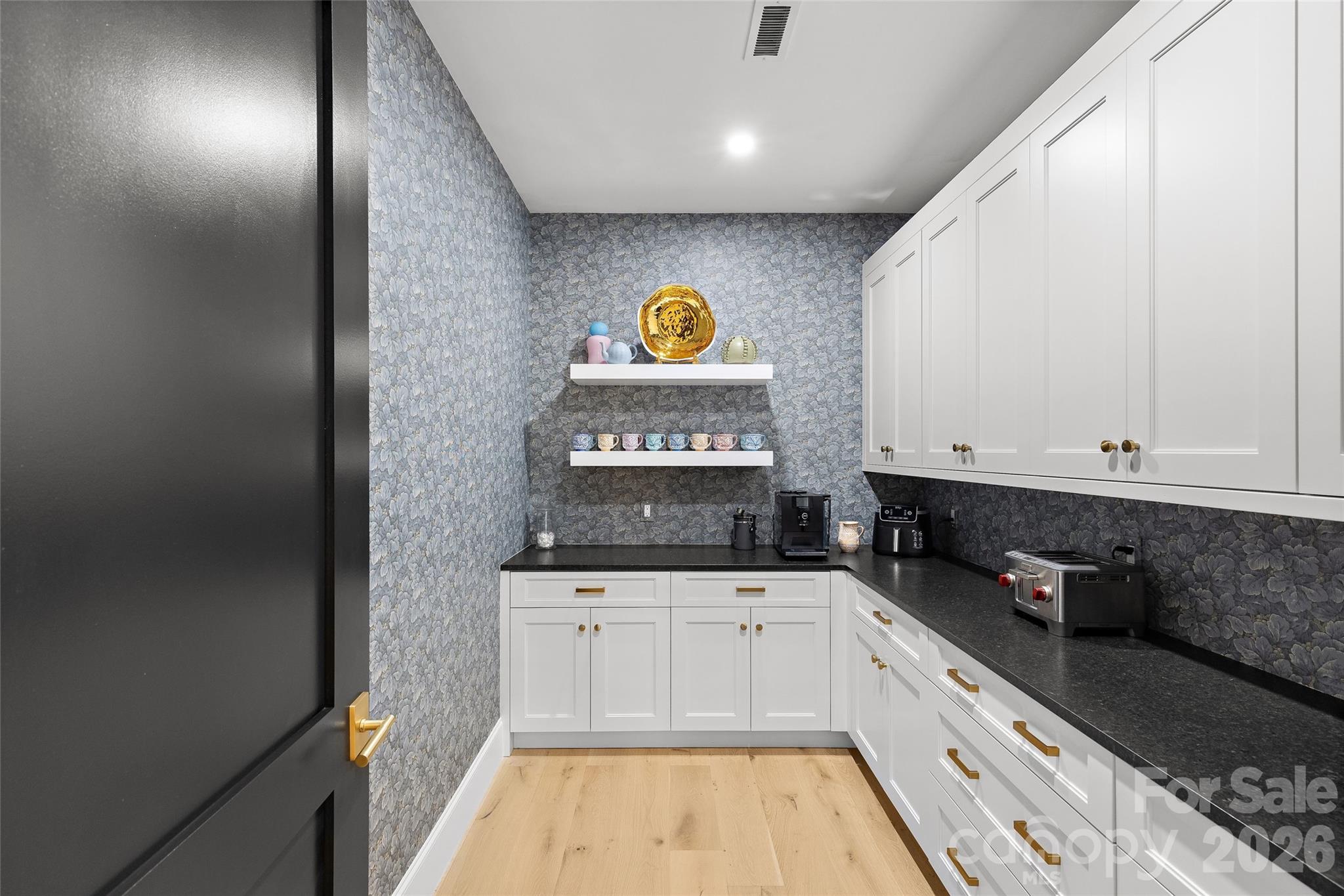 130 Cherokee Road Unit: 306