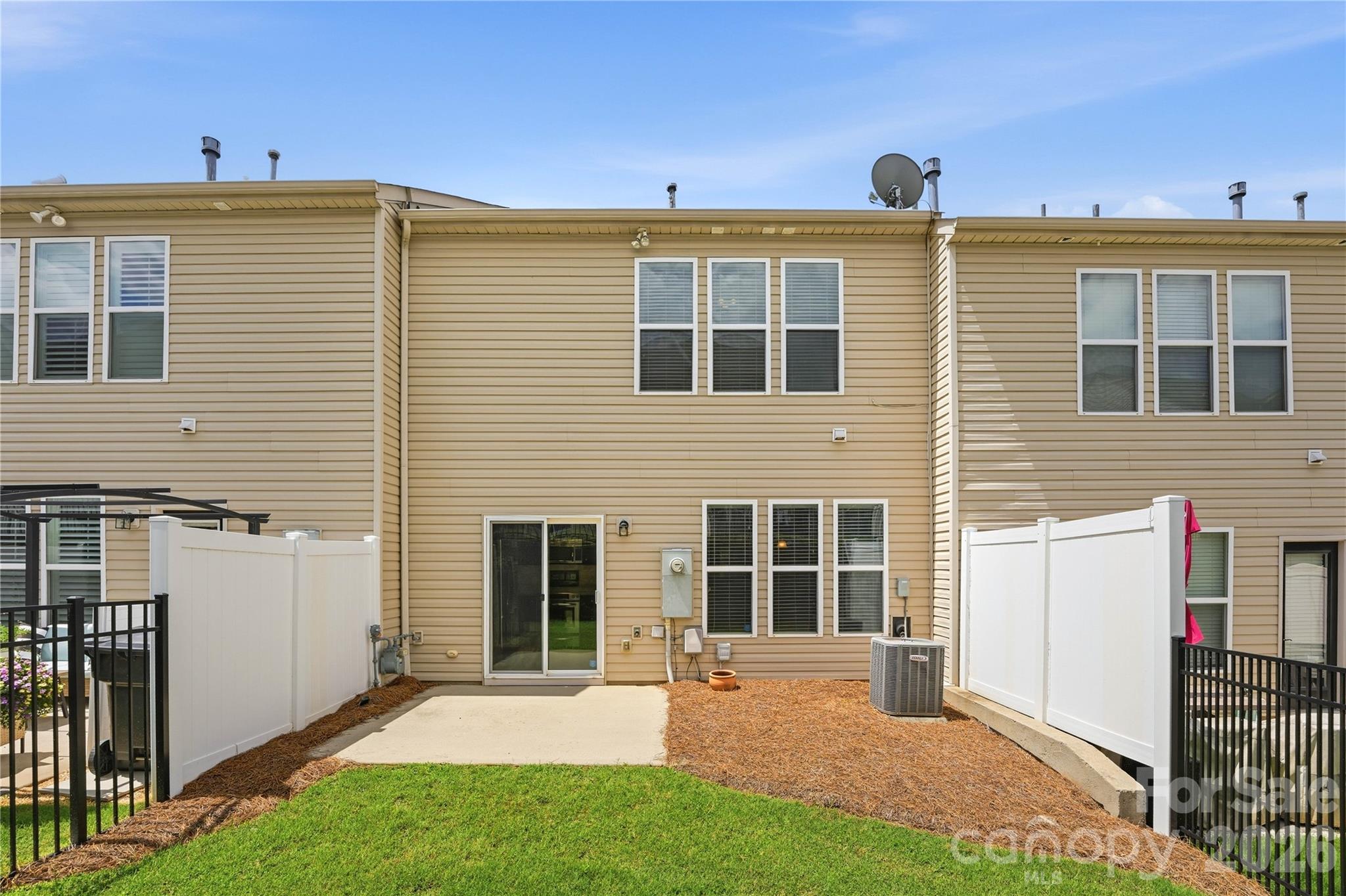 2433 Diplomat Lane
