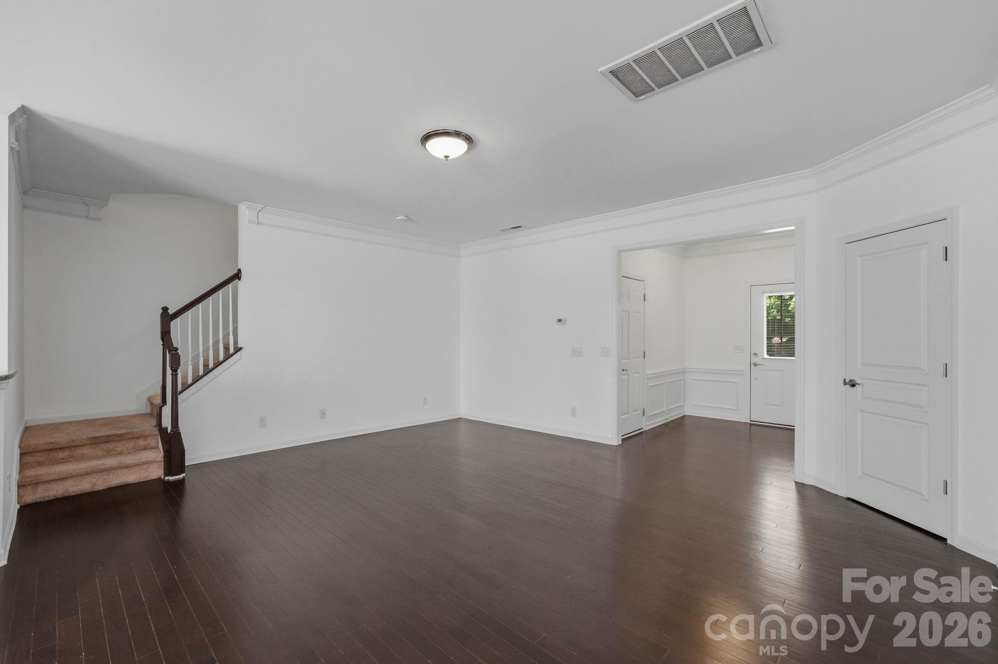 2433 Diplomat Lane