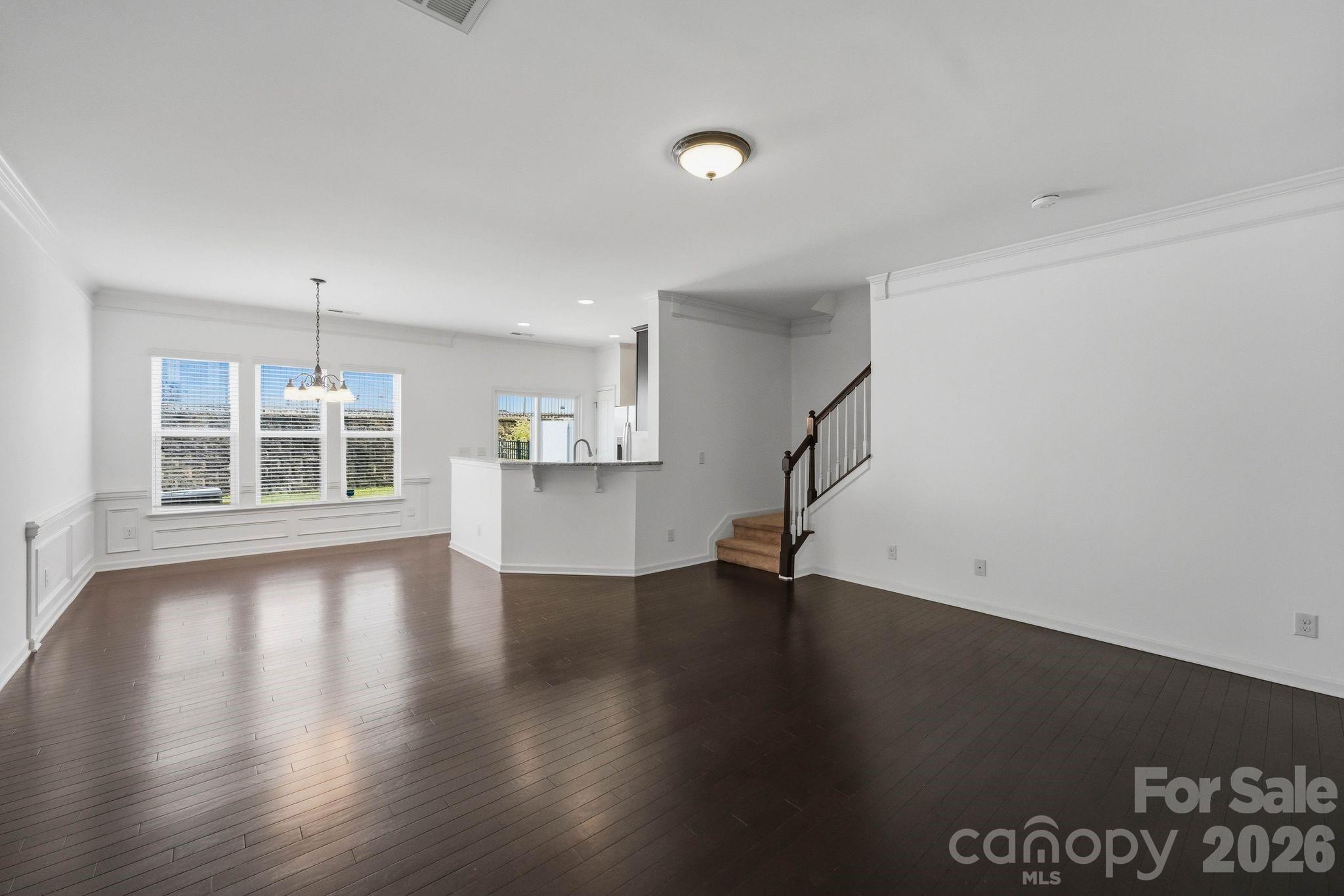 2433 Diplomat Lane