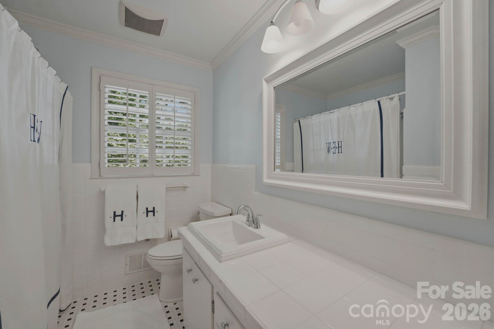 3901 Severn Avenue