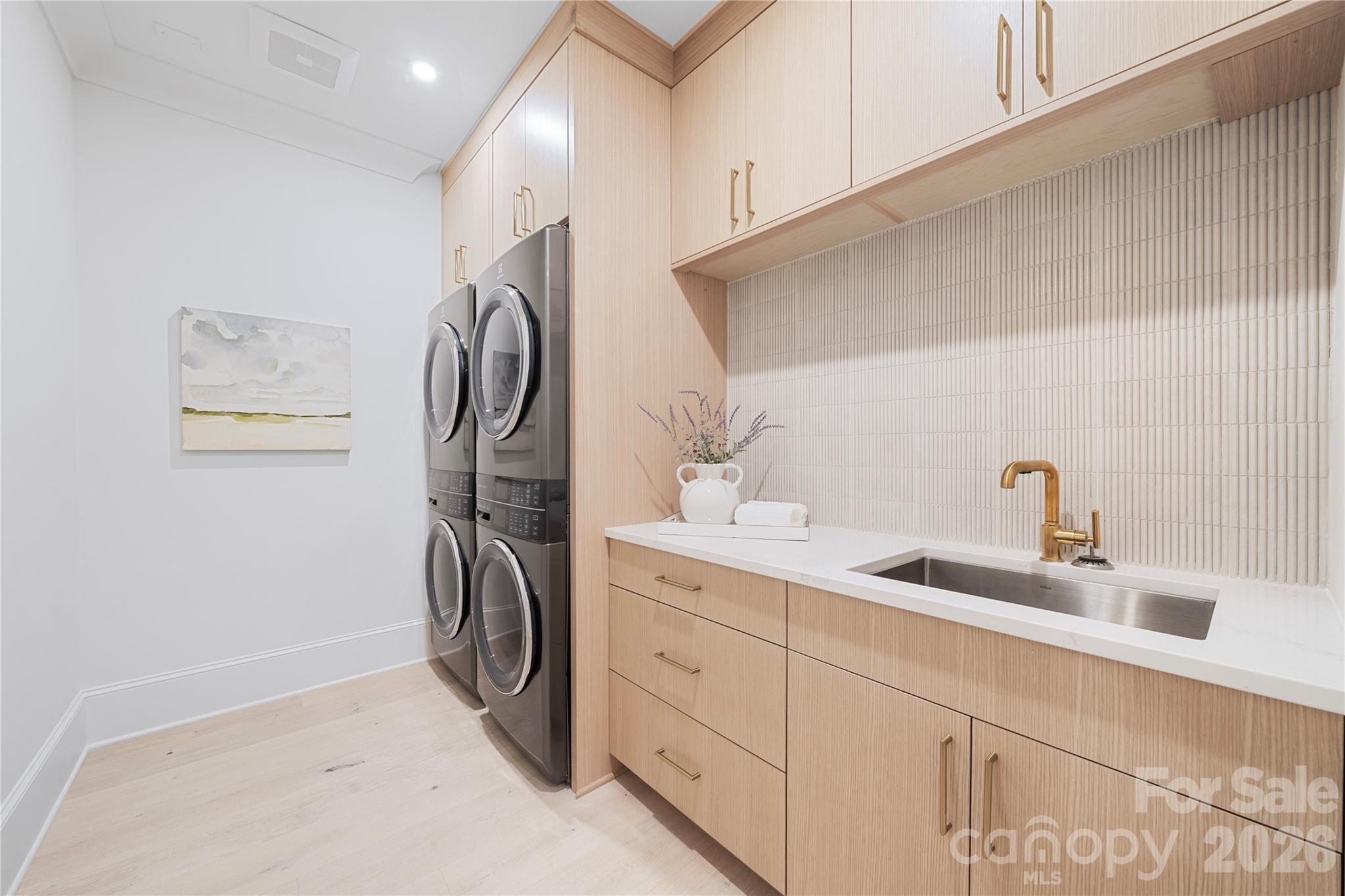 409 Queens Road Unit: 503
