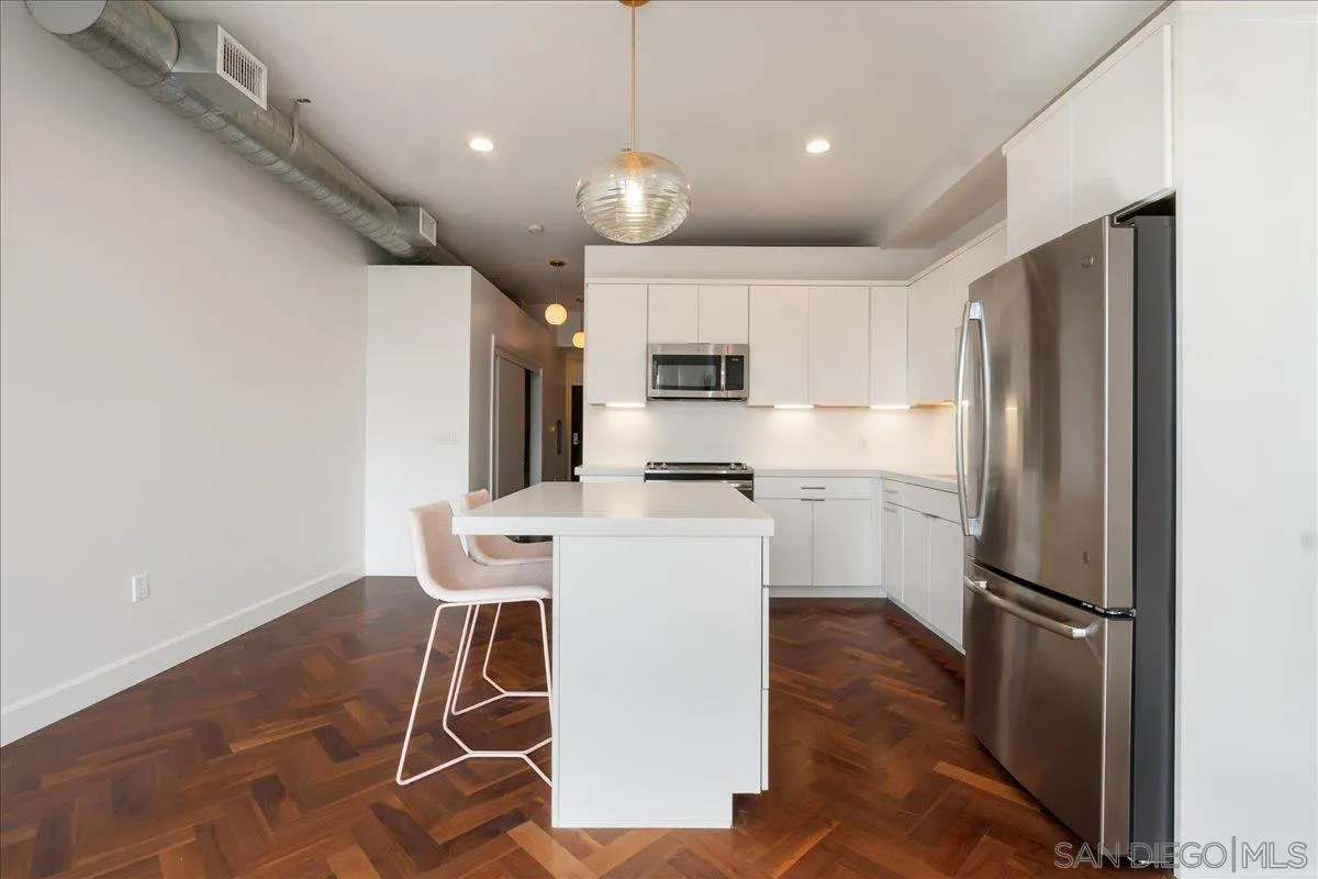 889 Date St. Unit 440