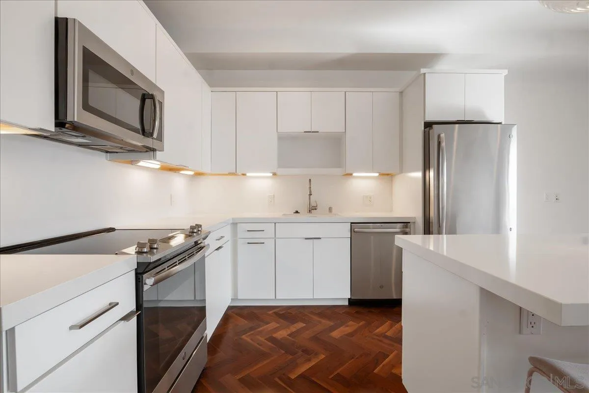 889 Date St. Unit 440