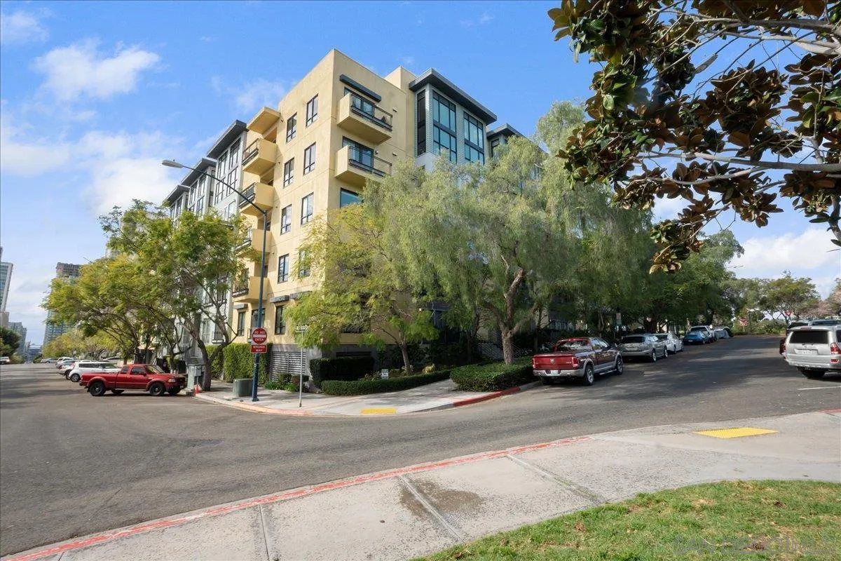 889 Date St. Unit 440