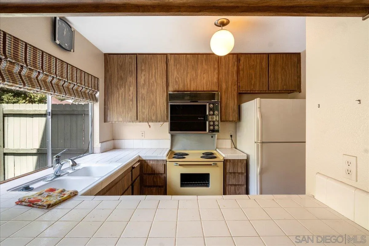 7200 Melody Ln Unit 2