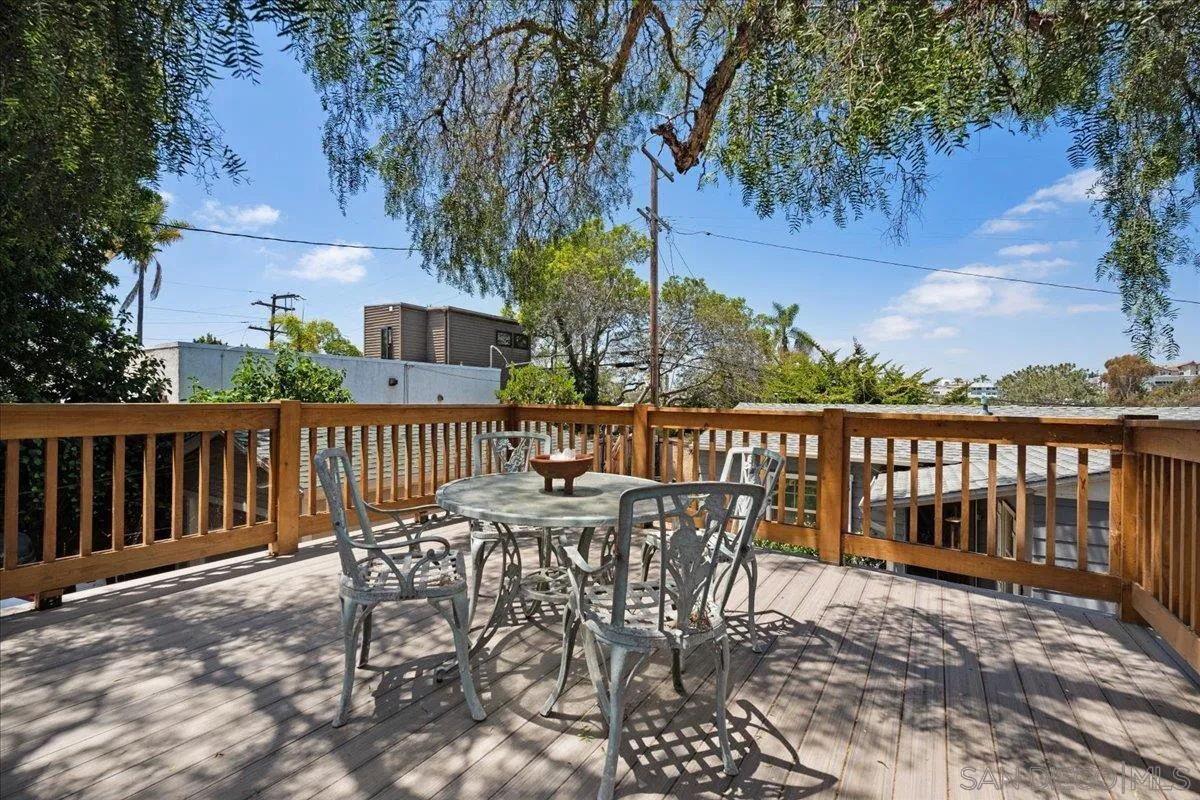 3710-3712 Louisiana