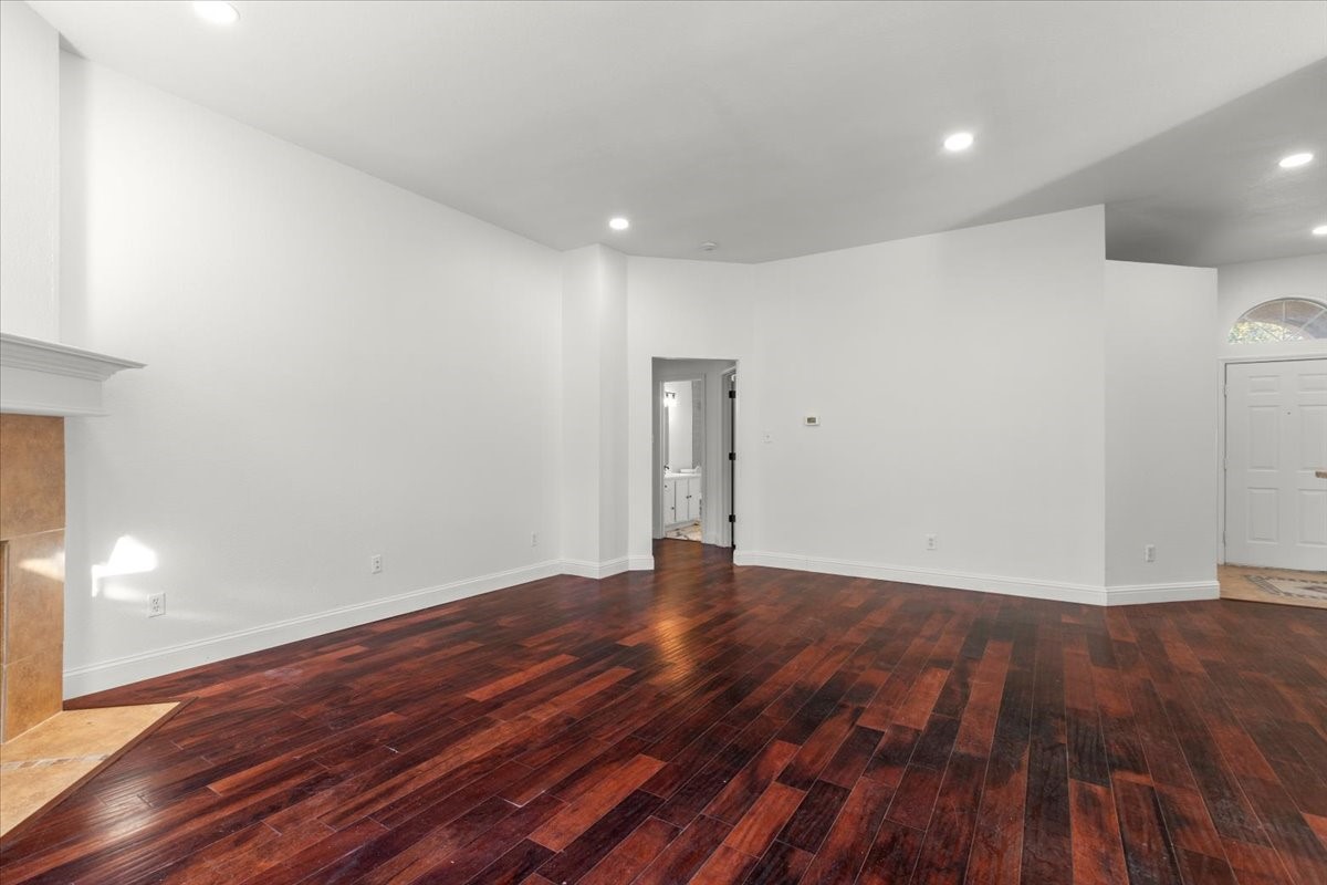 1547 Cedarcrest Circle