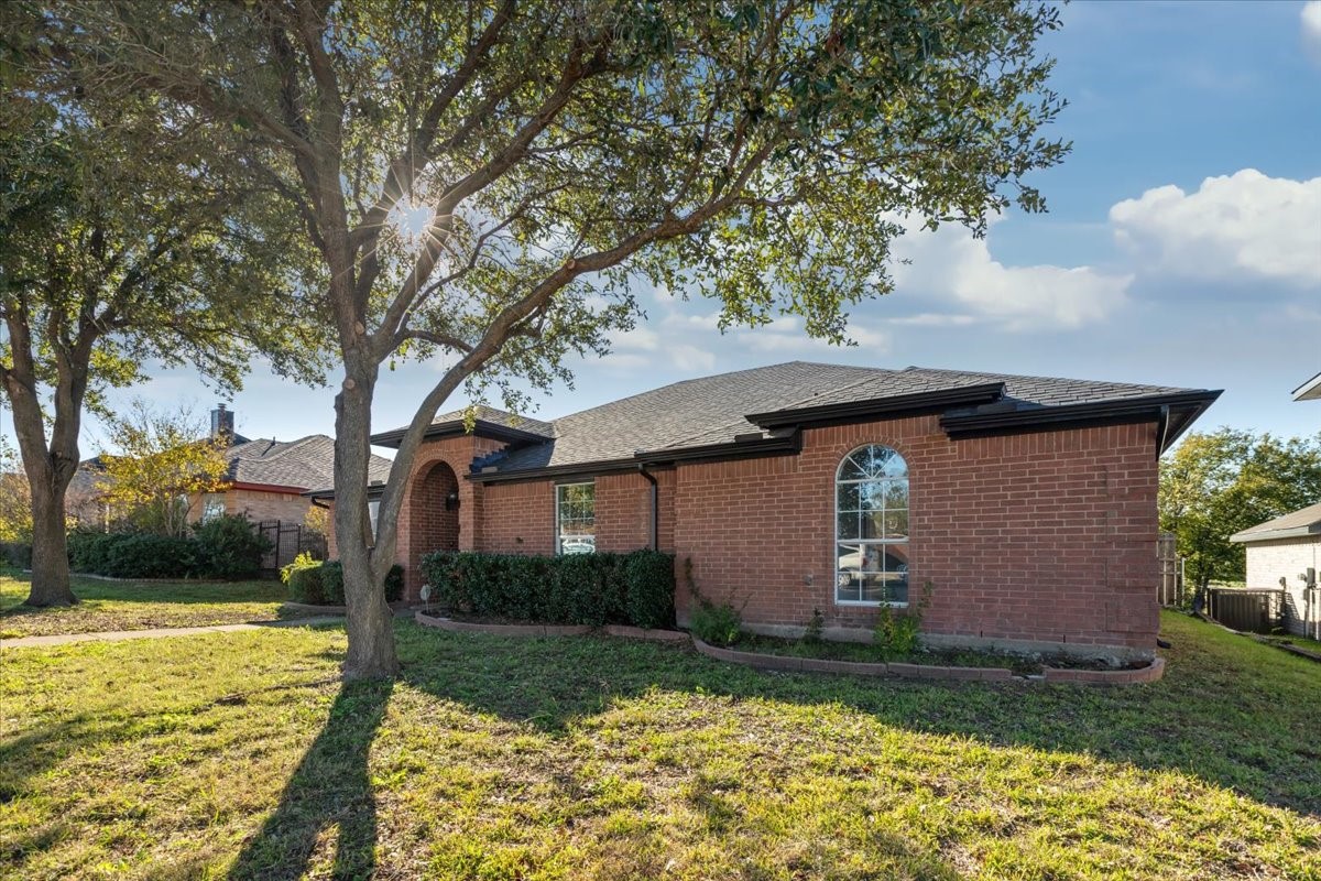 1547 Cedarcrest Circle