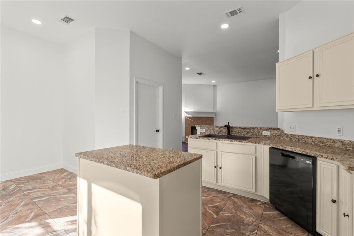 1547 Cedarcrest Circle