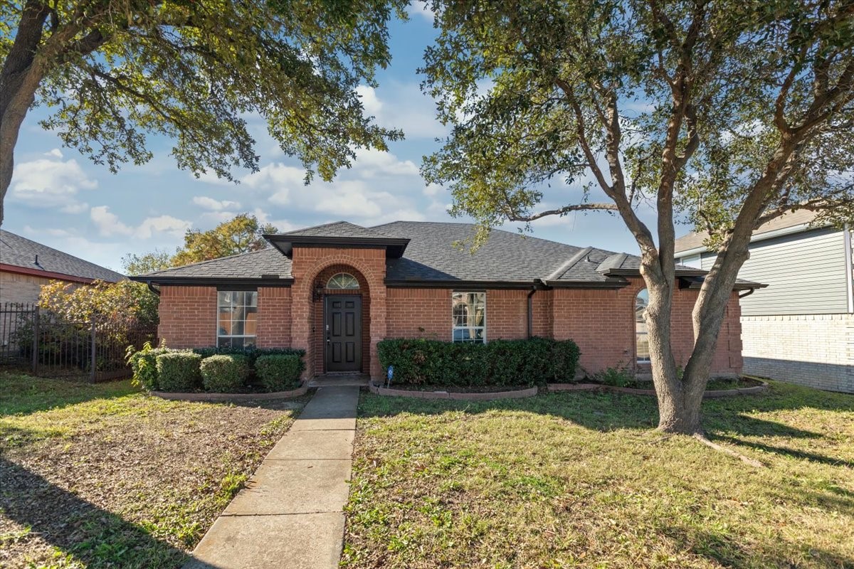 1547 Cedarcrest Circle
