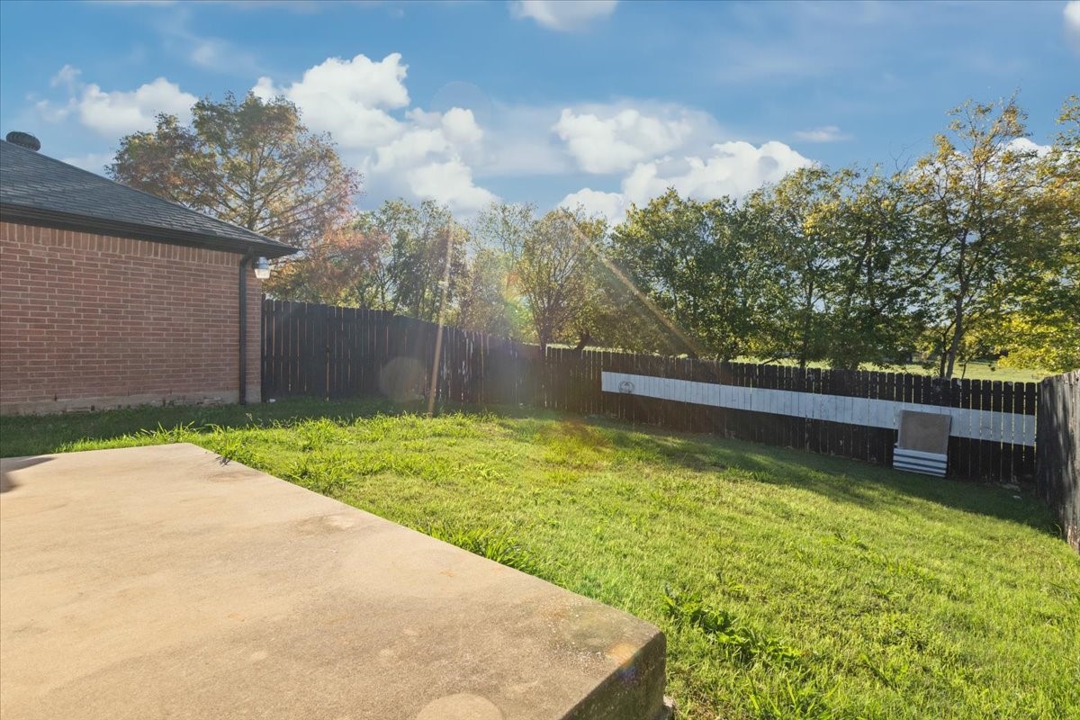 1547 Cedarcrest Circle