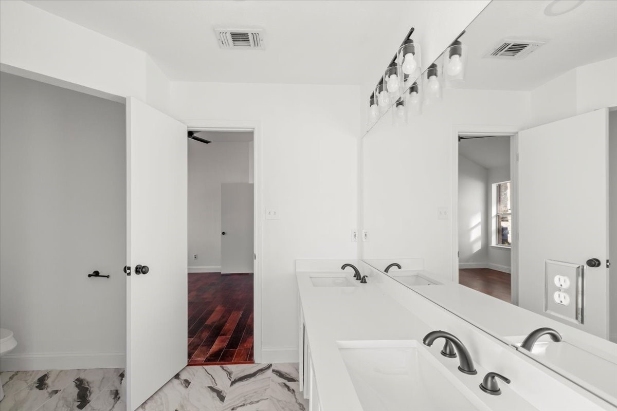 1547 Cedarcrest Circle