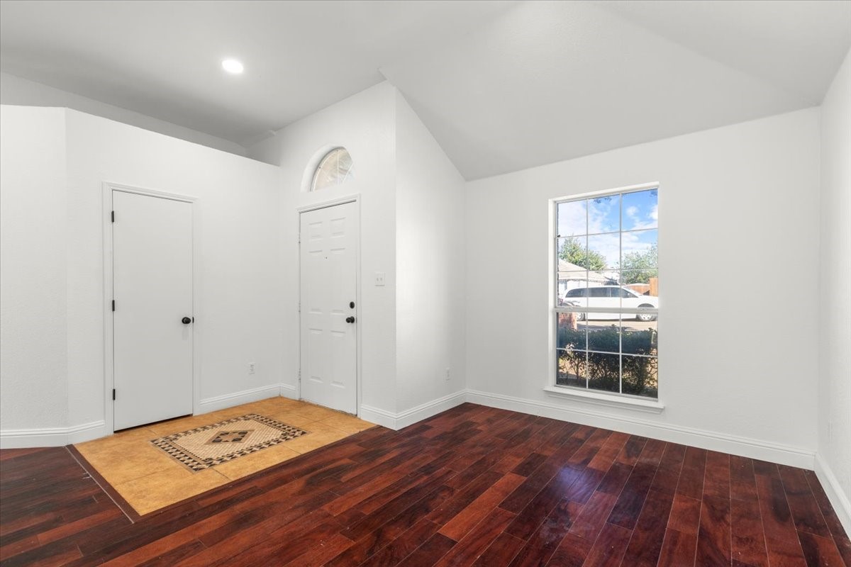 1547 Cedarcrest Circle